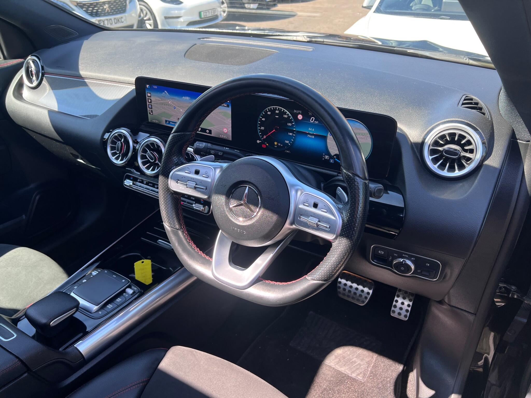 Mercedes-Benz Gla view 18