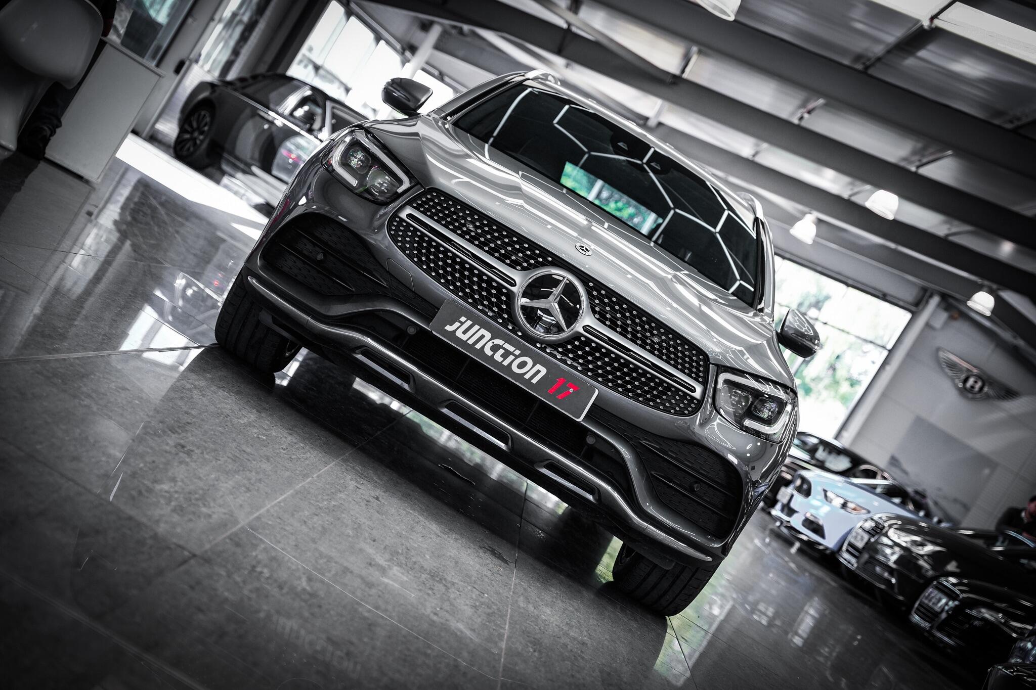 Mercedes-Benz GLC view 4