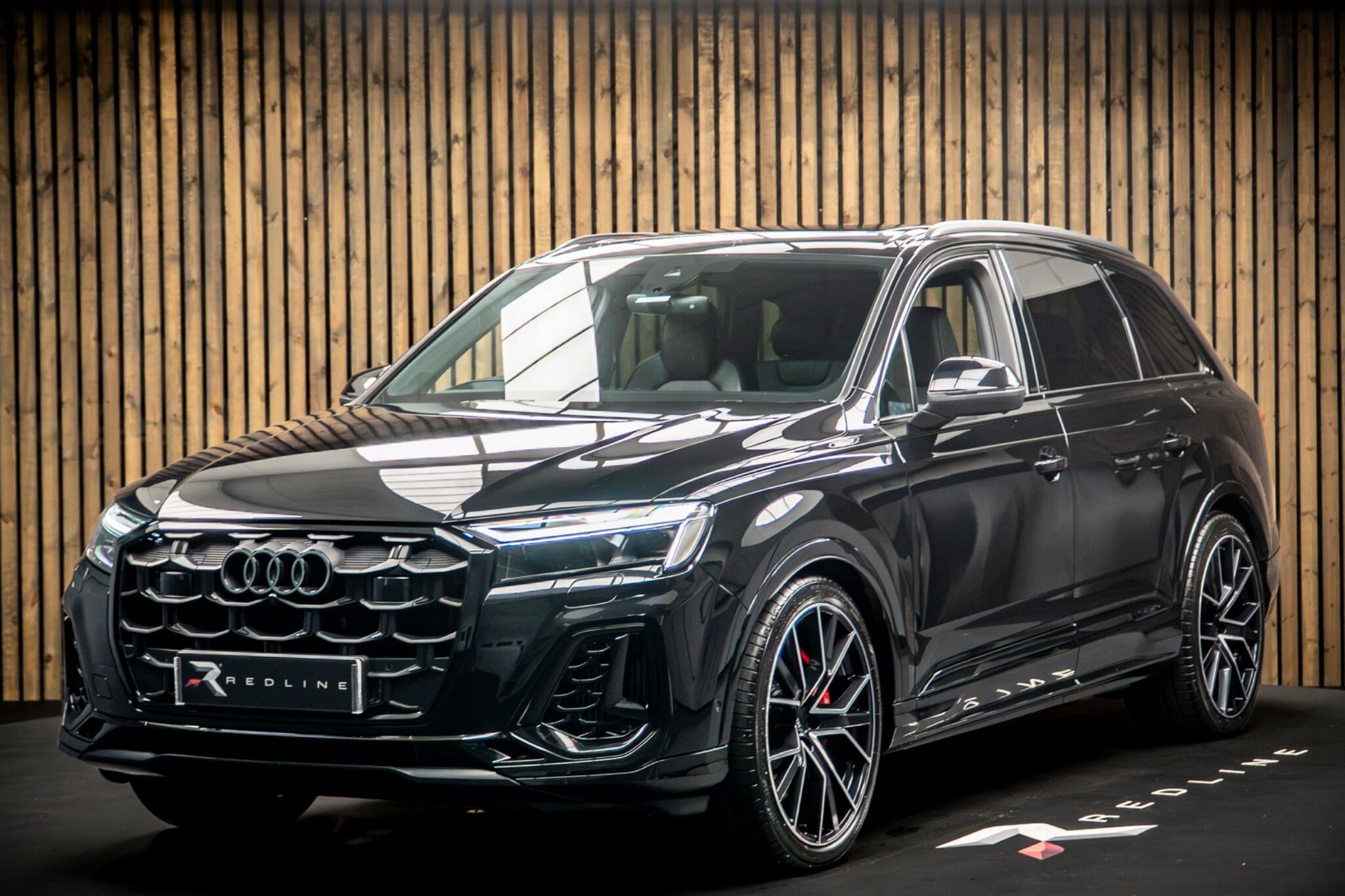 Audi SQ7 view 8