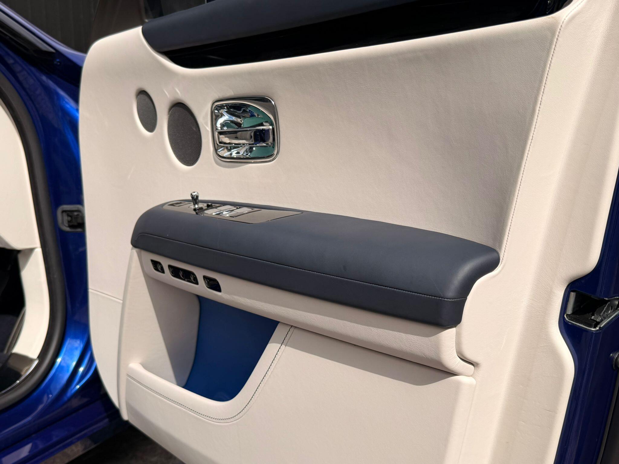 Rolls-Royce Ghost view 24