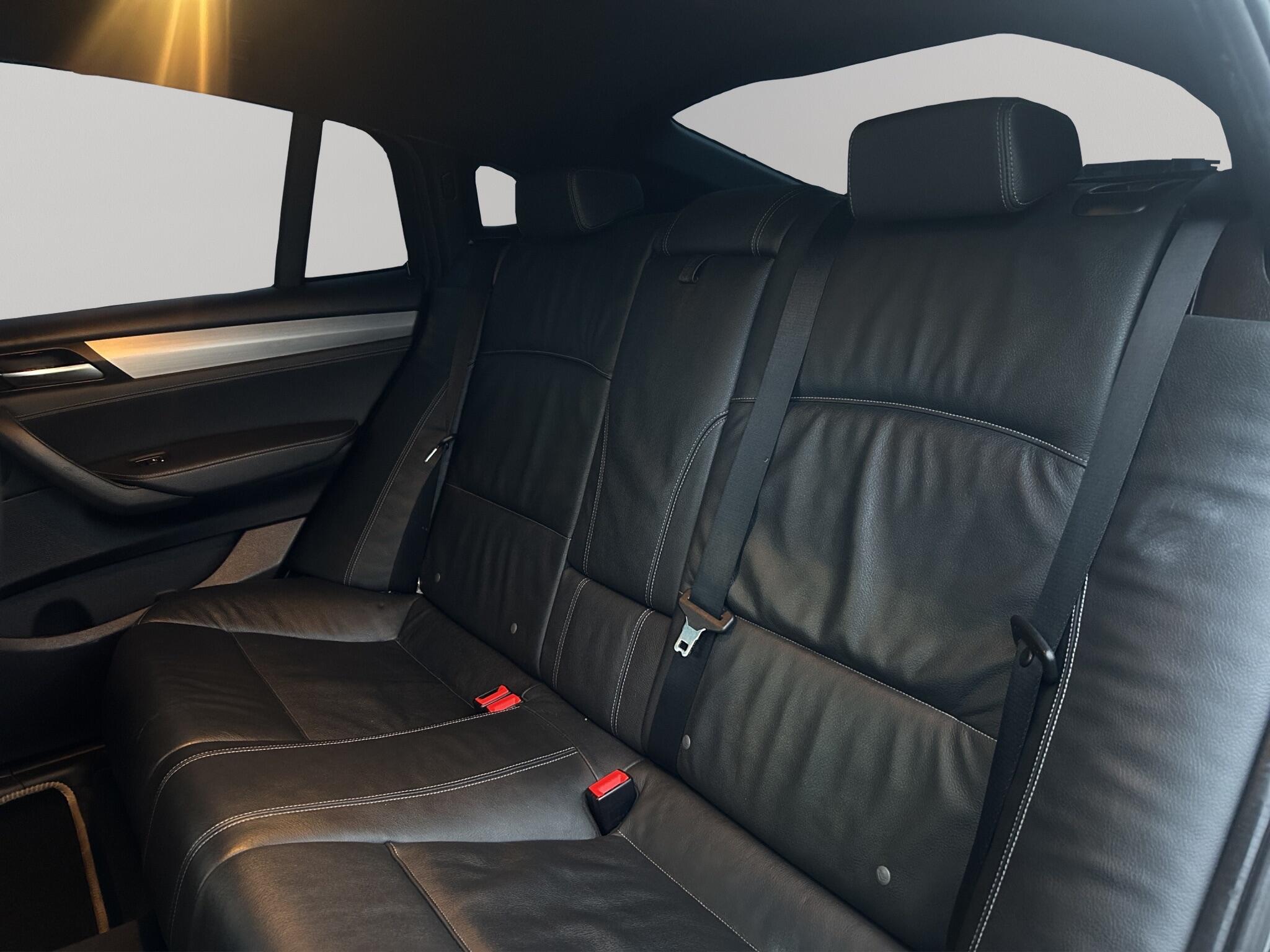BMW X4 view 11
