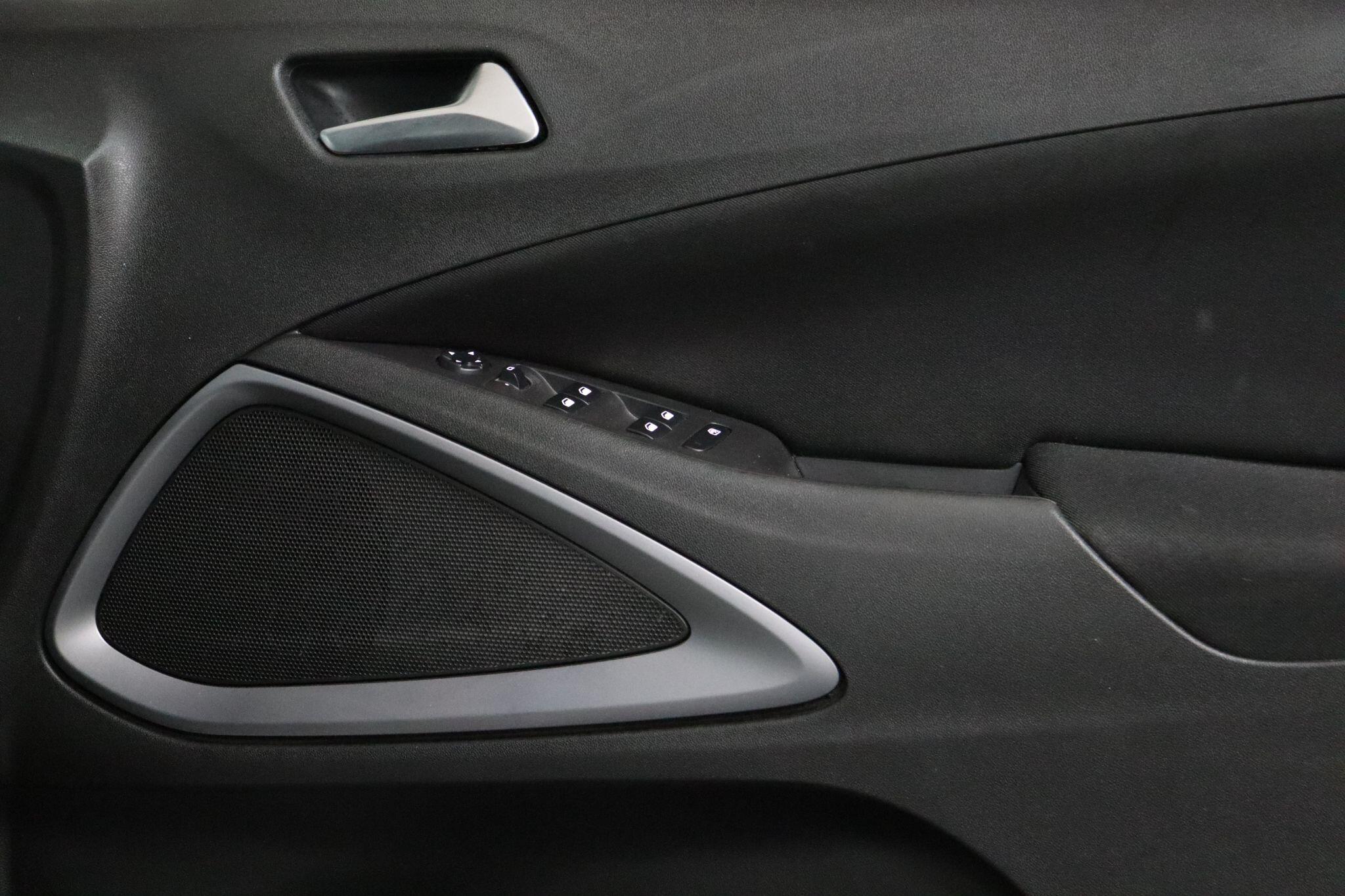 Vauxhall Crossland X view 36
