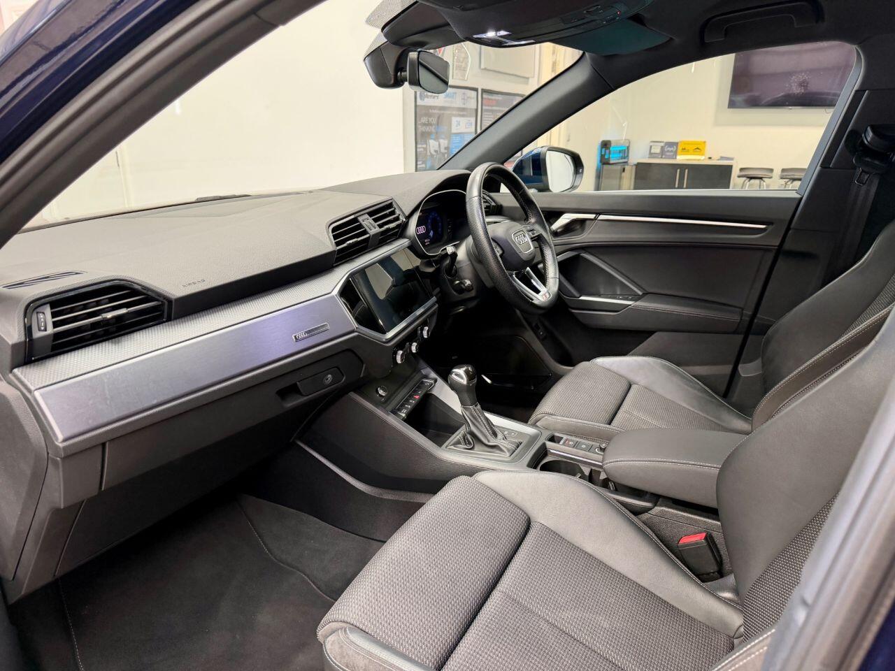 Audi Q3 view 4