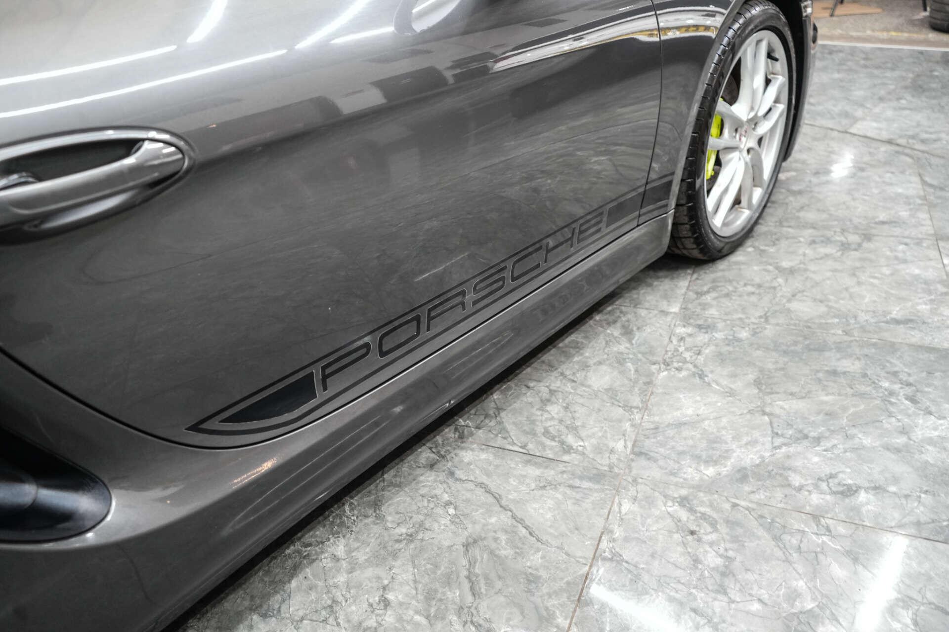 Porsche Boxster view 12
