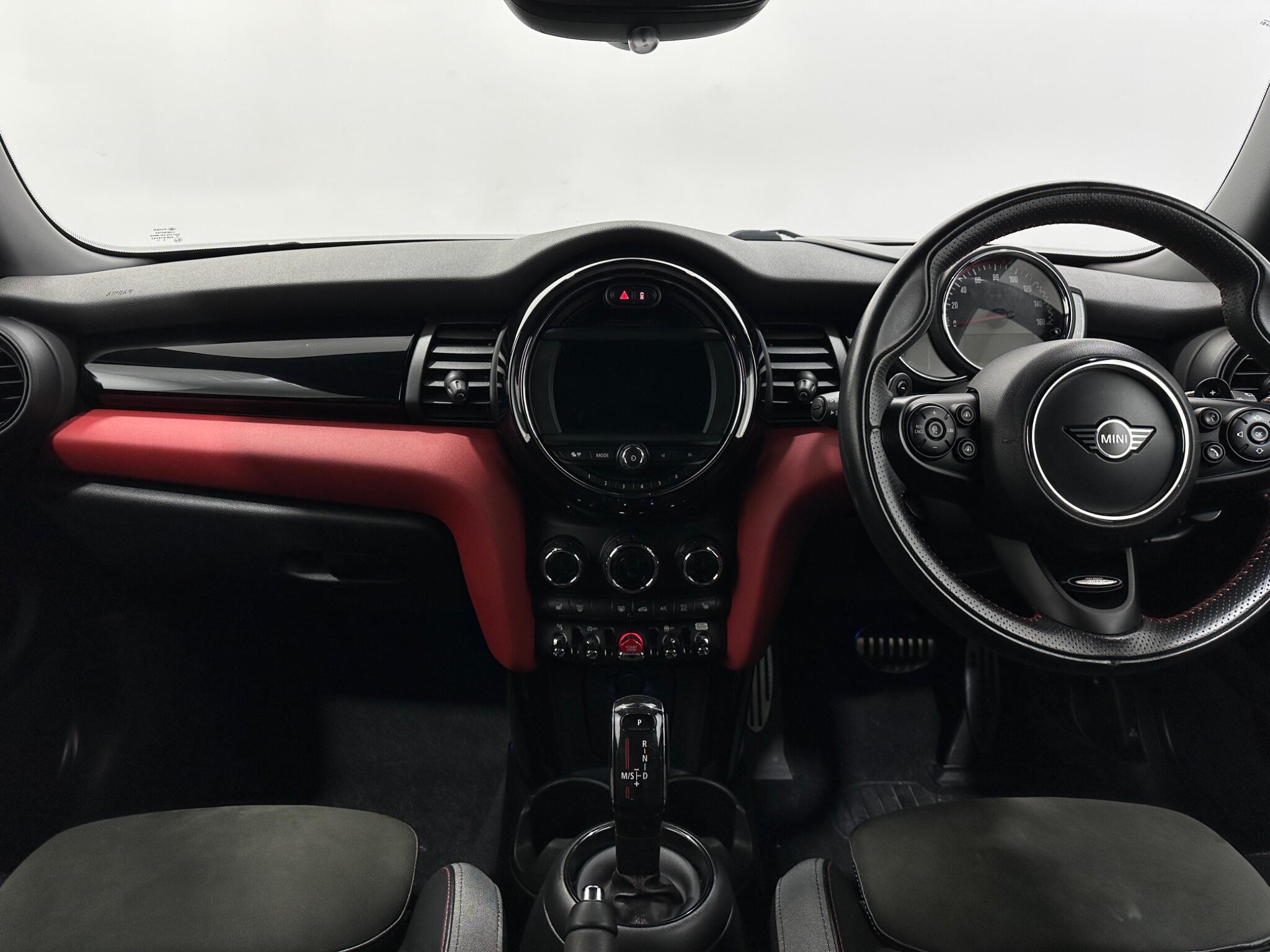 Mini Hatch view 20