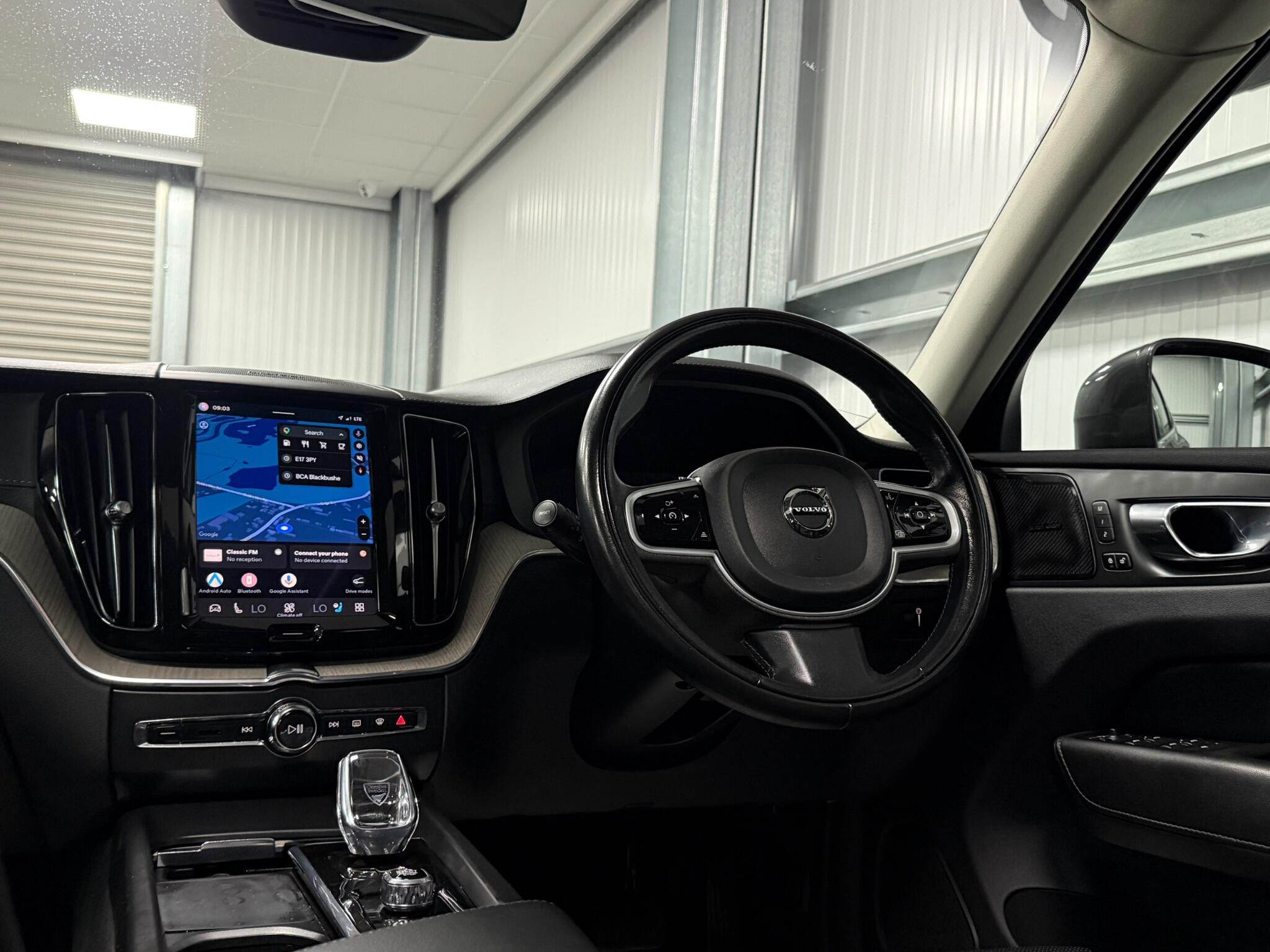 Volvo XC60 view 17