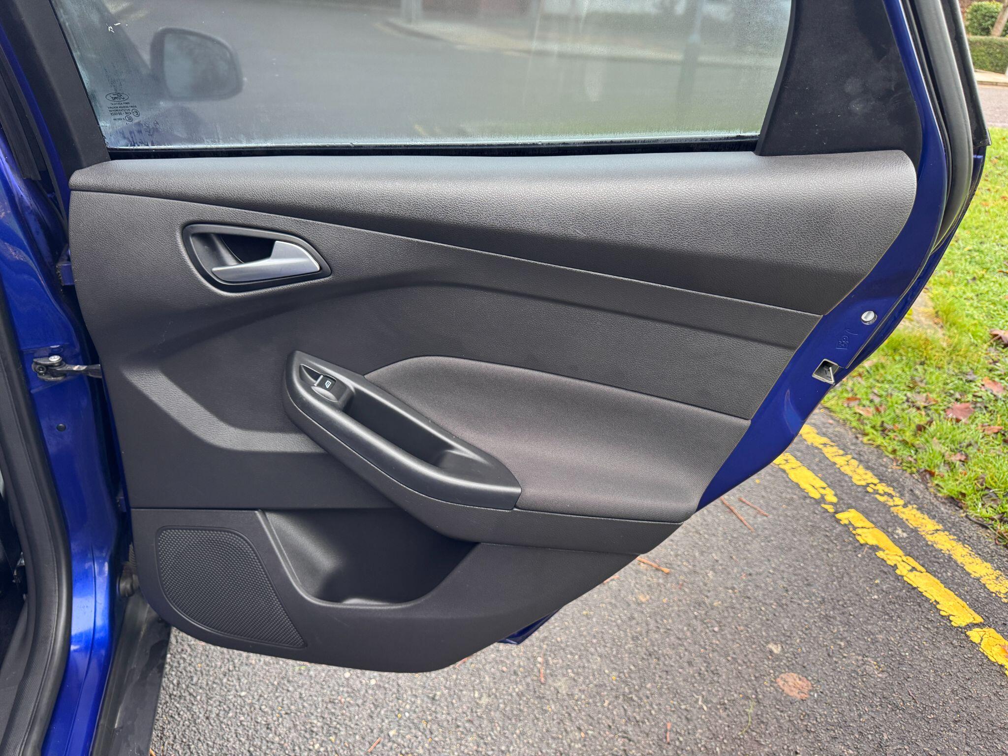 2015 Ford Focus 1.0T EcoBoost Titanium Euro 6 (s/s) 5dr • 75,000 miles image 40