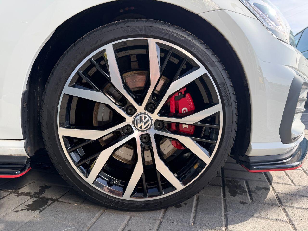 Volkswagen Golf view 23