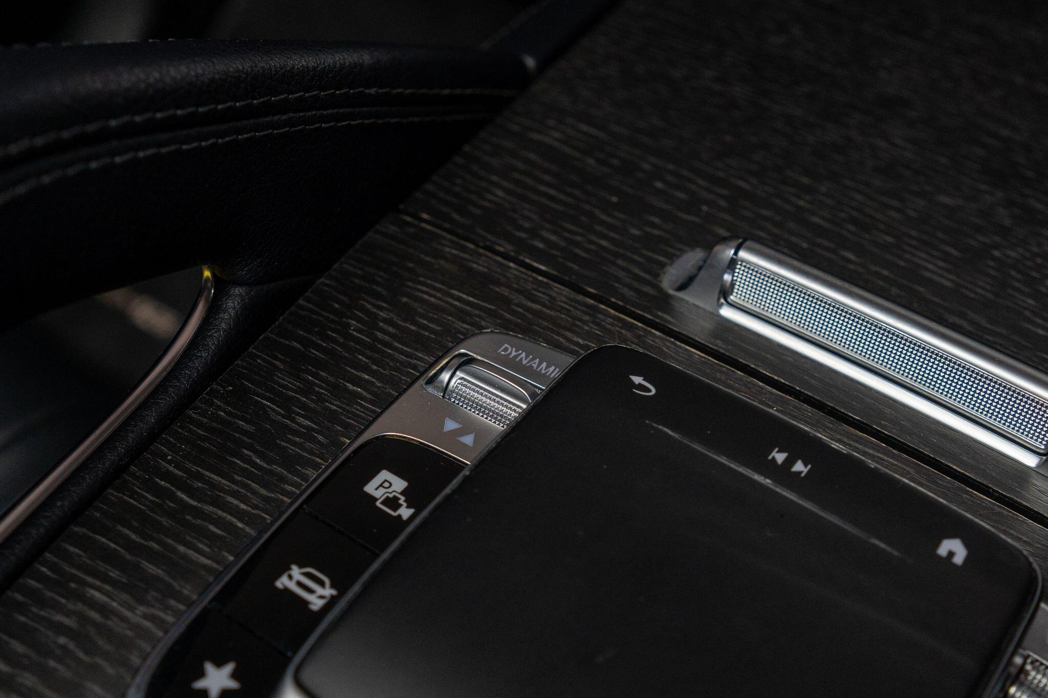 Mercedes-Benz GLE view 32
