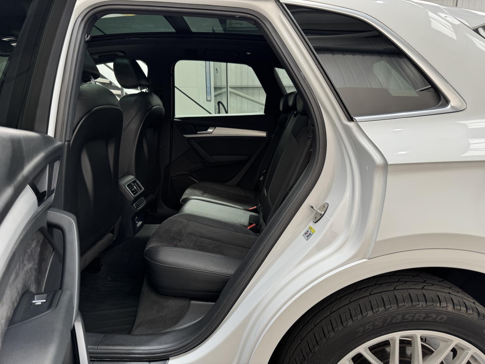 Audi Q5 view 54
