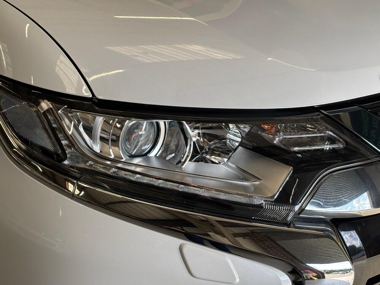 Mitsubishi Outlander view 48