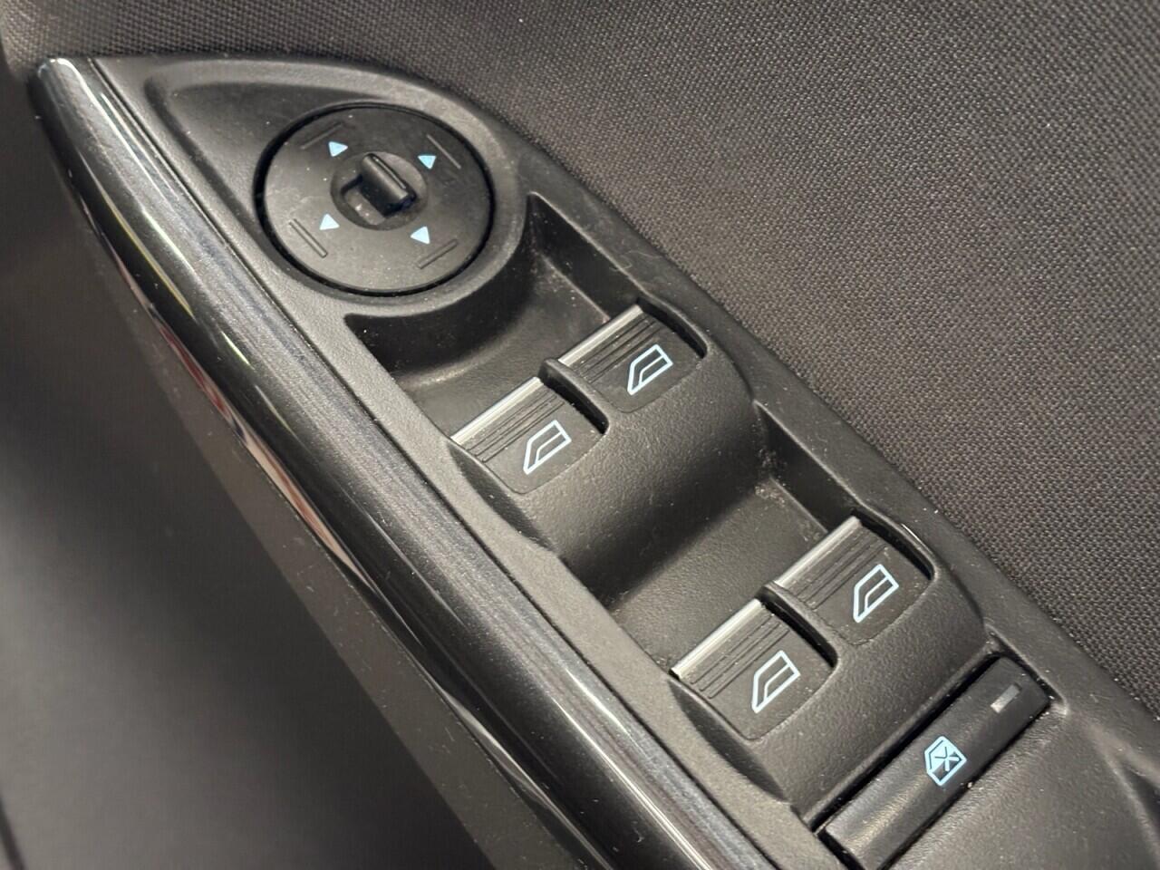 Ford Focus view 41