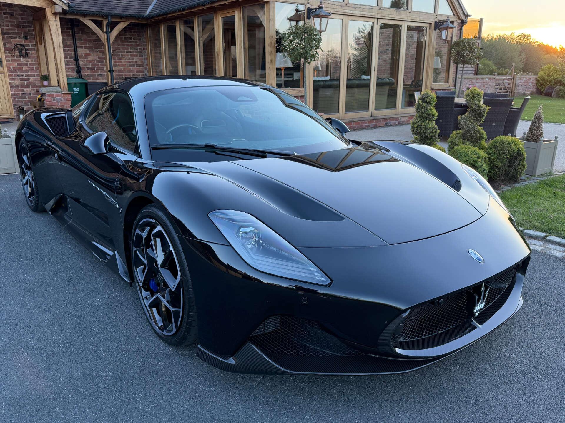 Maserati MC20 view 8