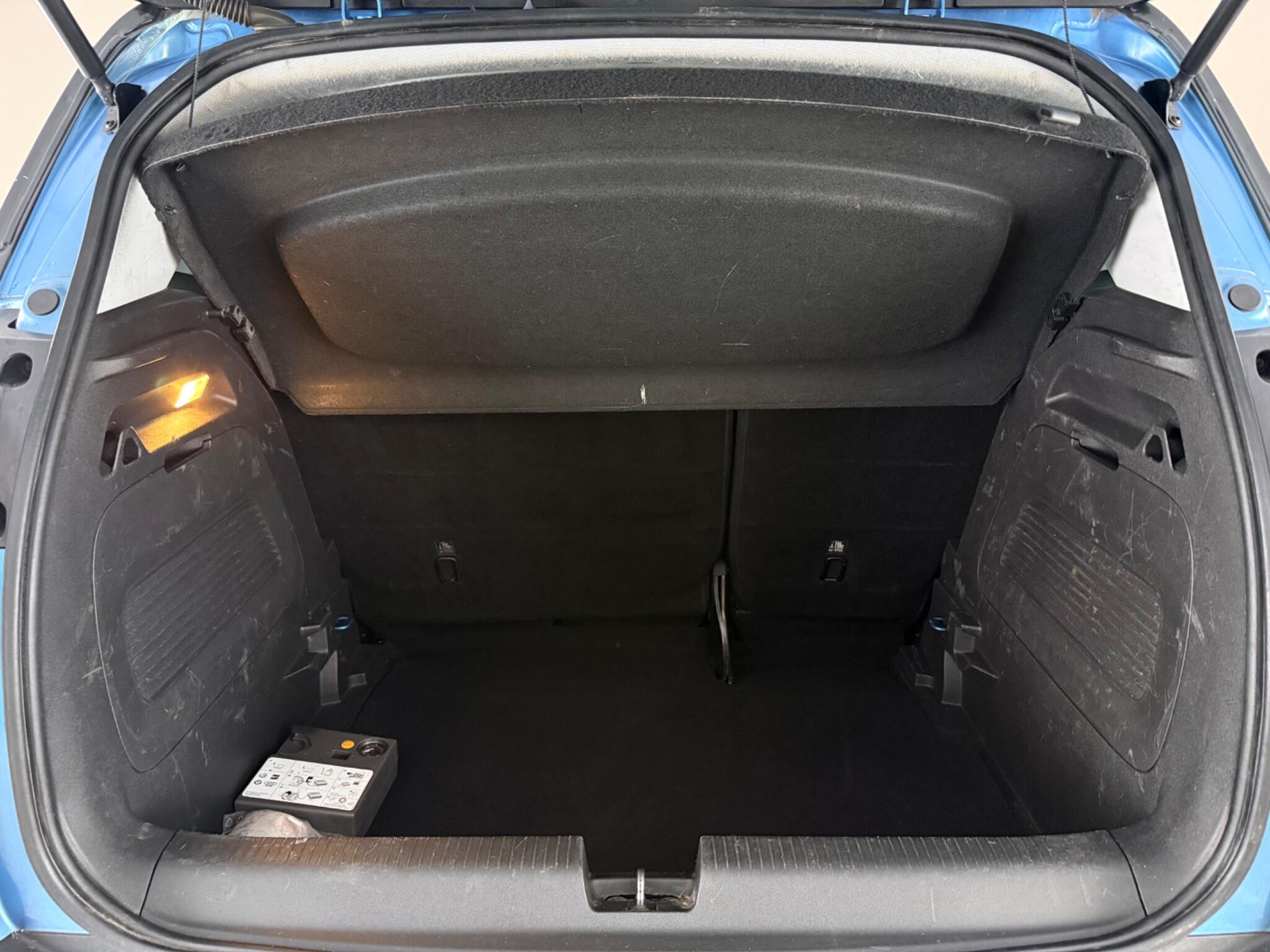 Vauxhall Crossland X view 9