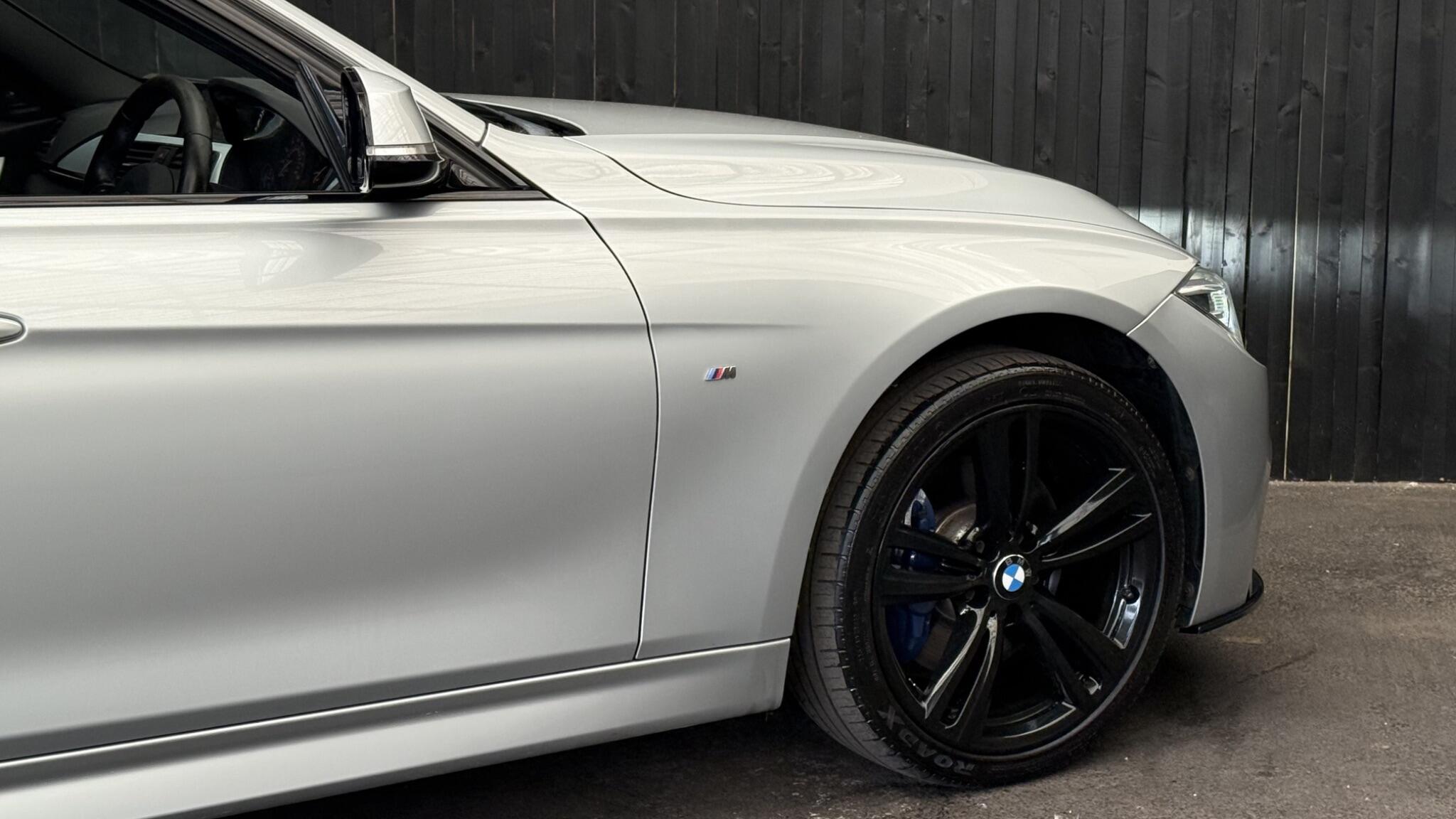 BMW 3 Series view 17