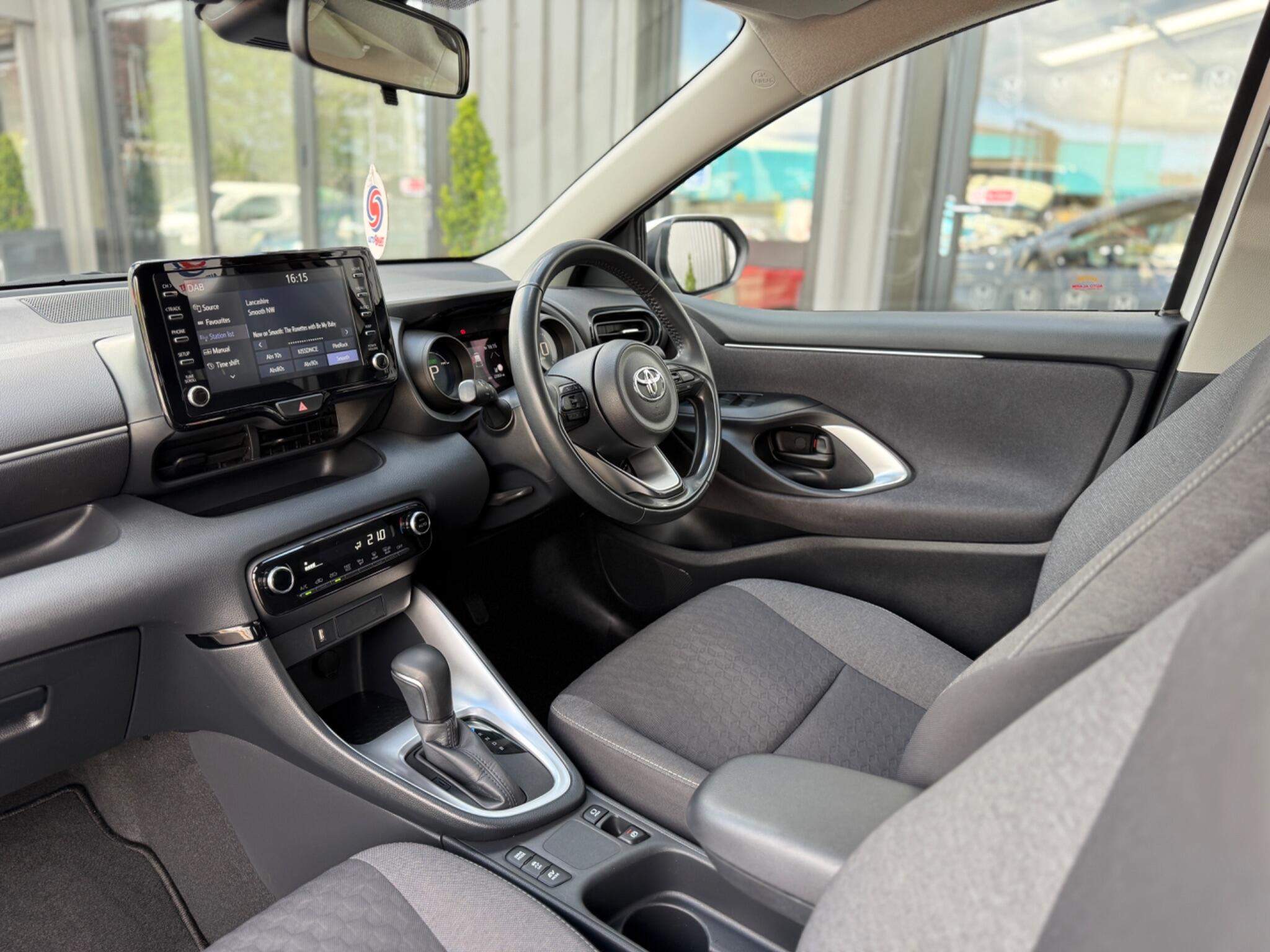 Toyota Yaris view 2
