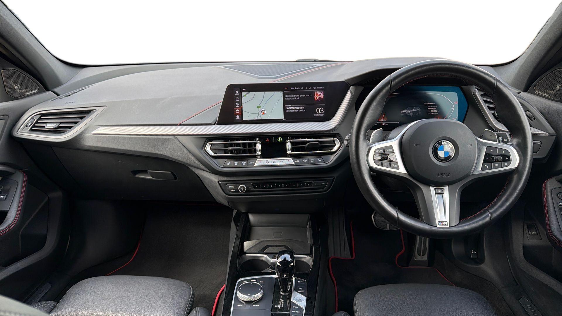 BMW 1 Series view 4