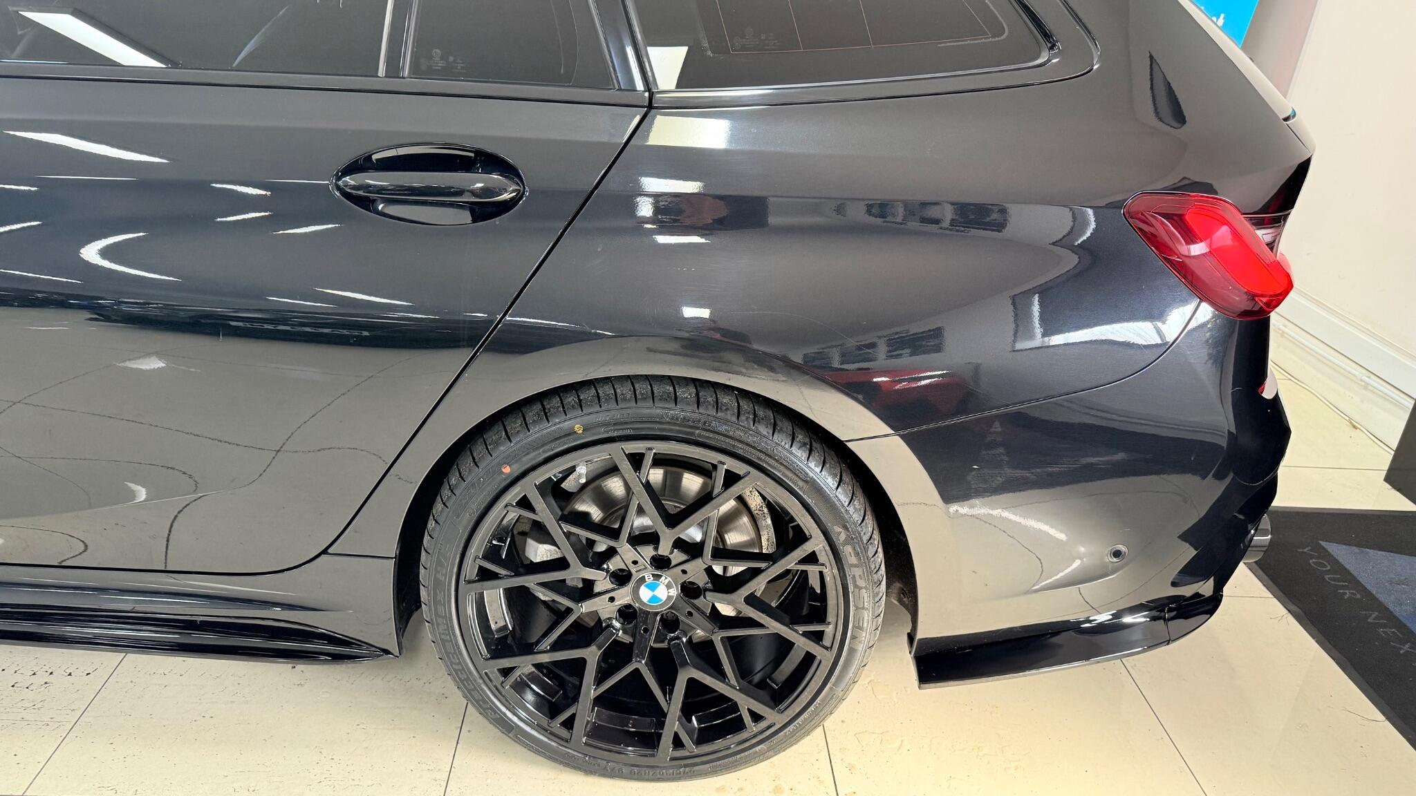 BMW 3 Series view 36