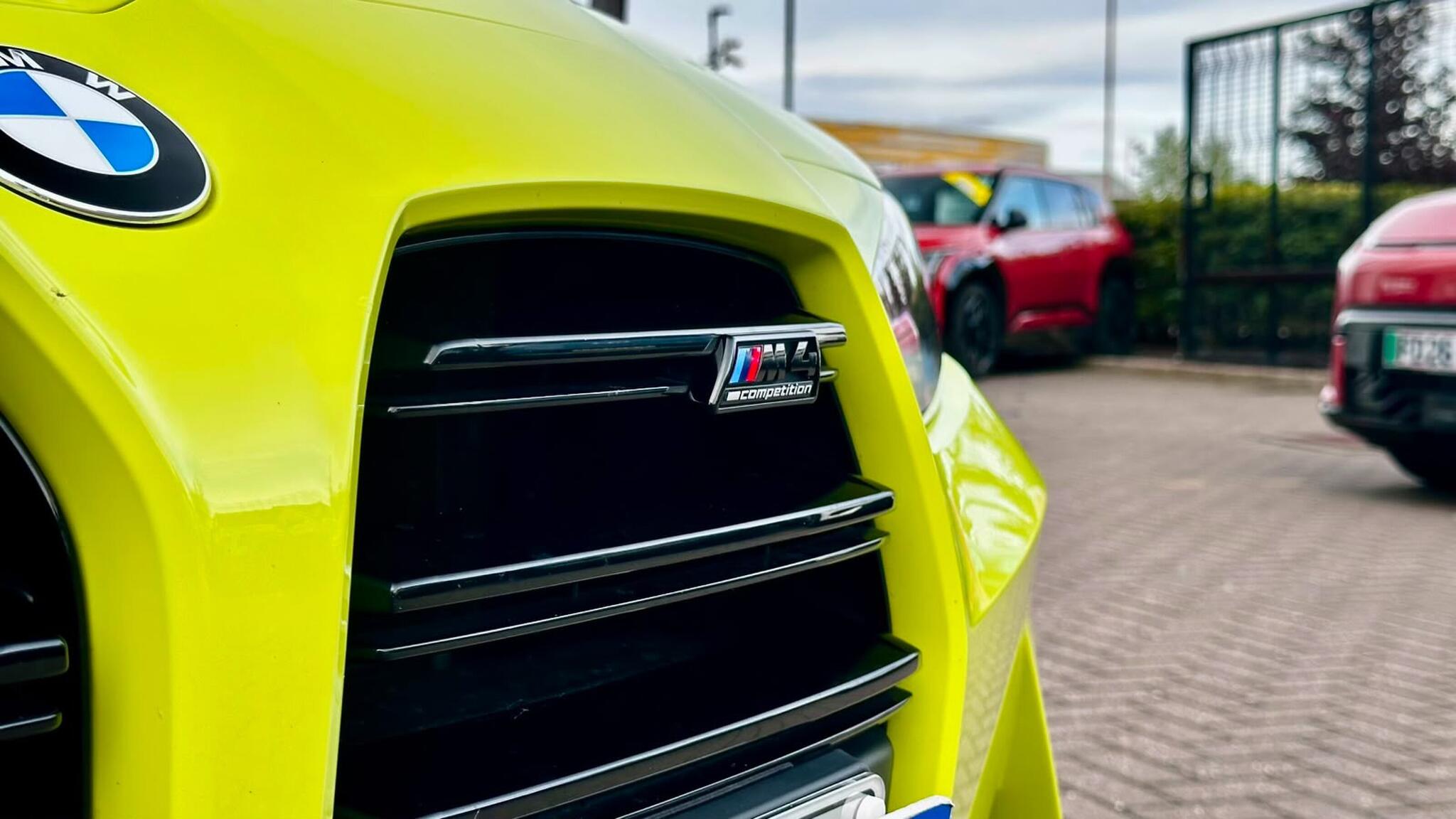 BMW M4 view 7