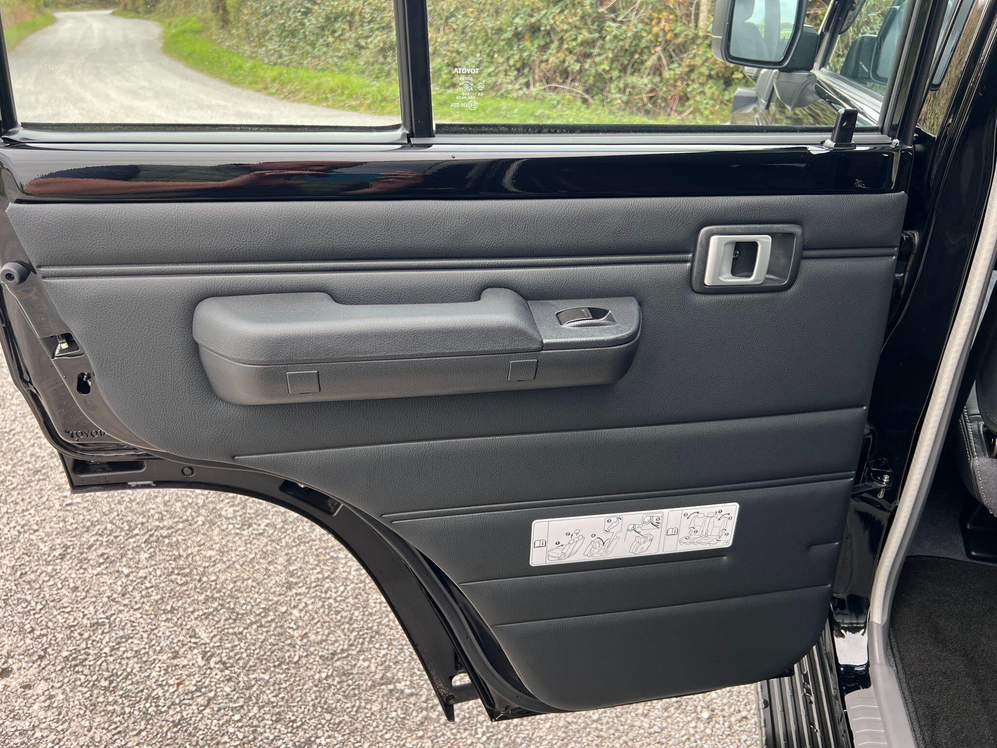 Toyota Land Cruiser view 20