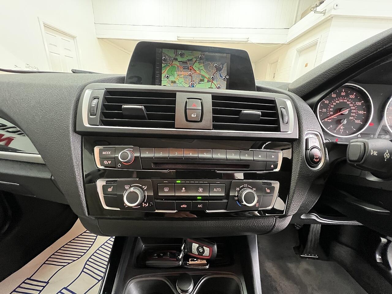 BMW 1 Series view 13