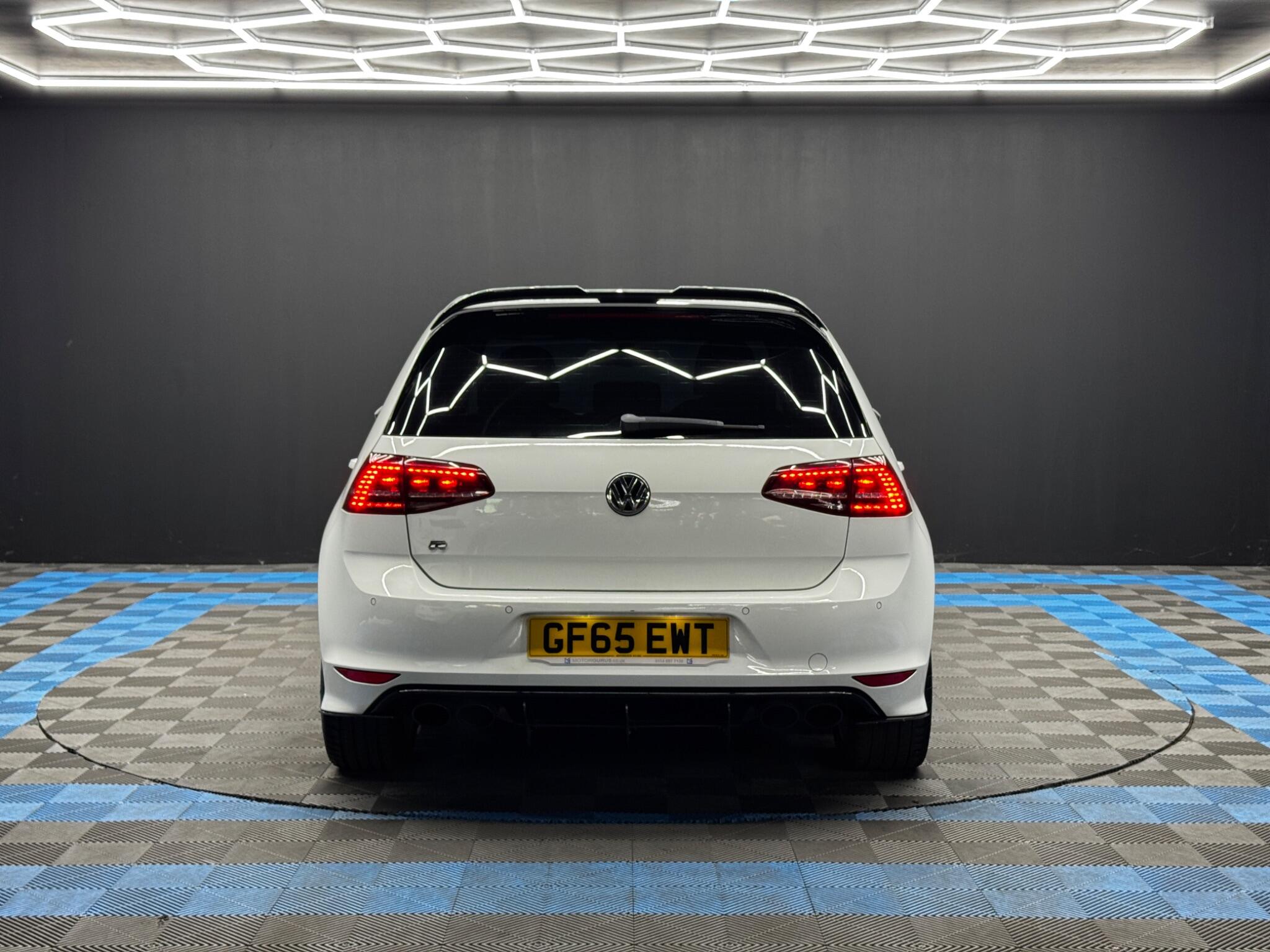 Volkswagen Golf view 6