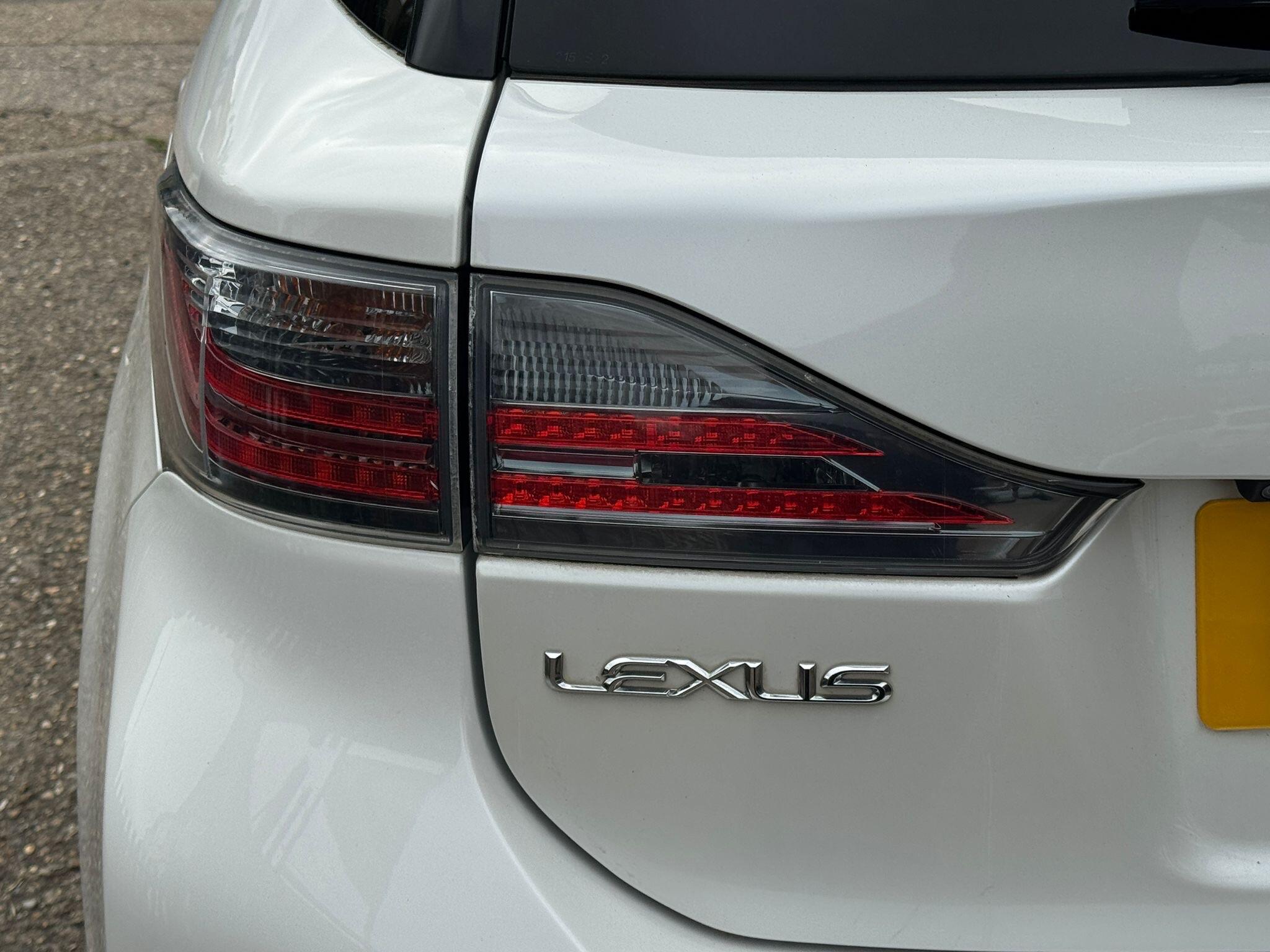 Lexus CT view 44