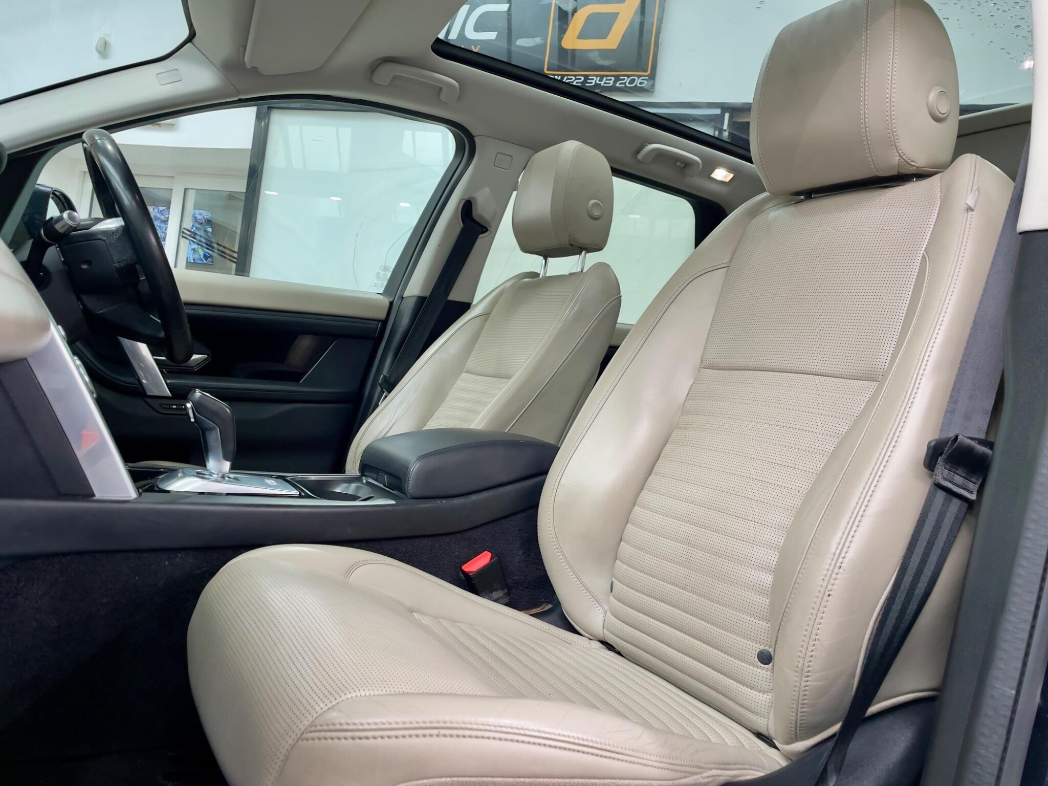Land Rover Discovery Sport view 56