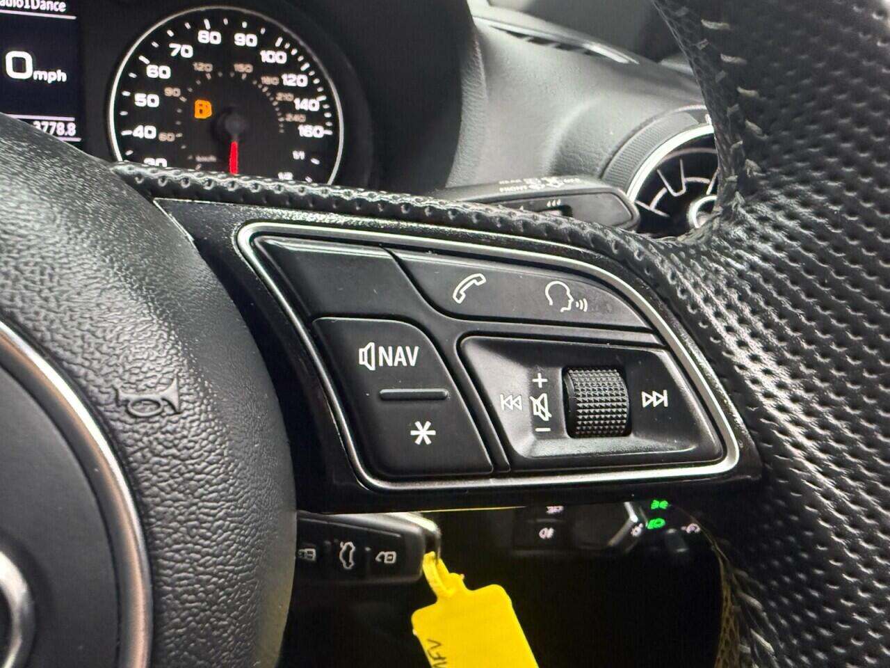 Audi Q2 view 16