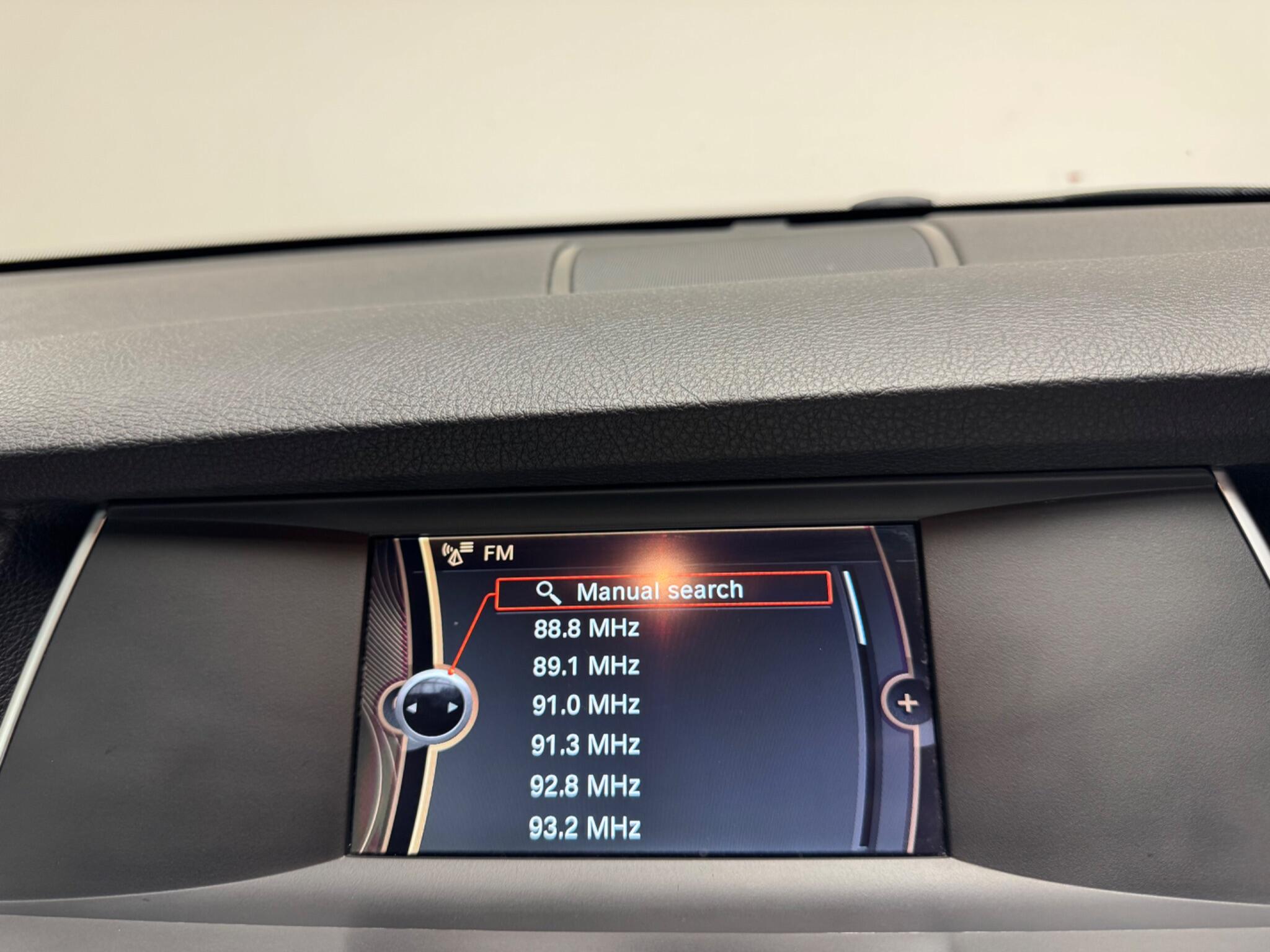 BMW 5 Series view 20