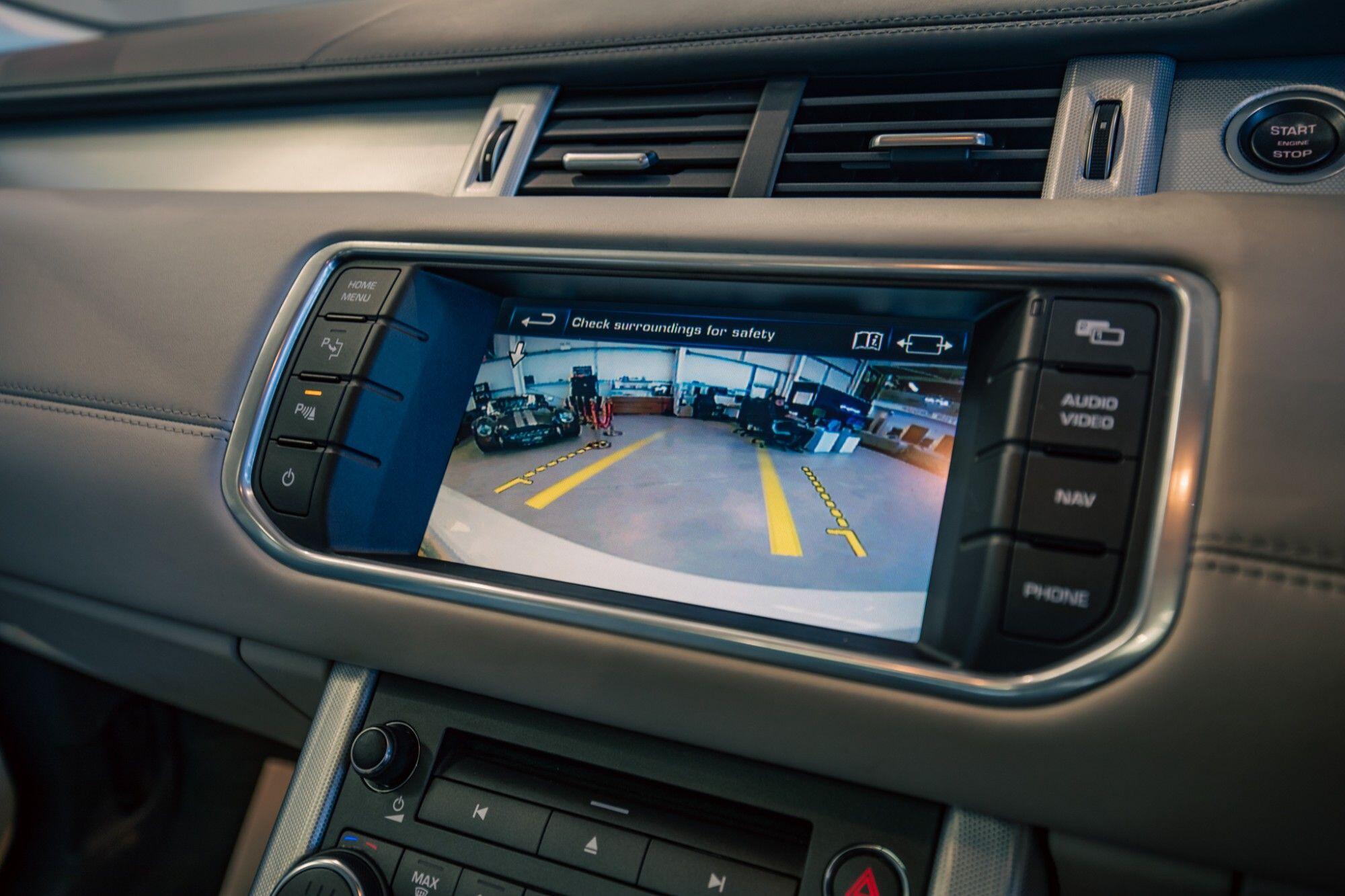 Land Rover Range Rover Evoque view 17