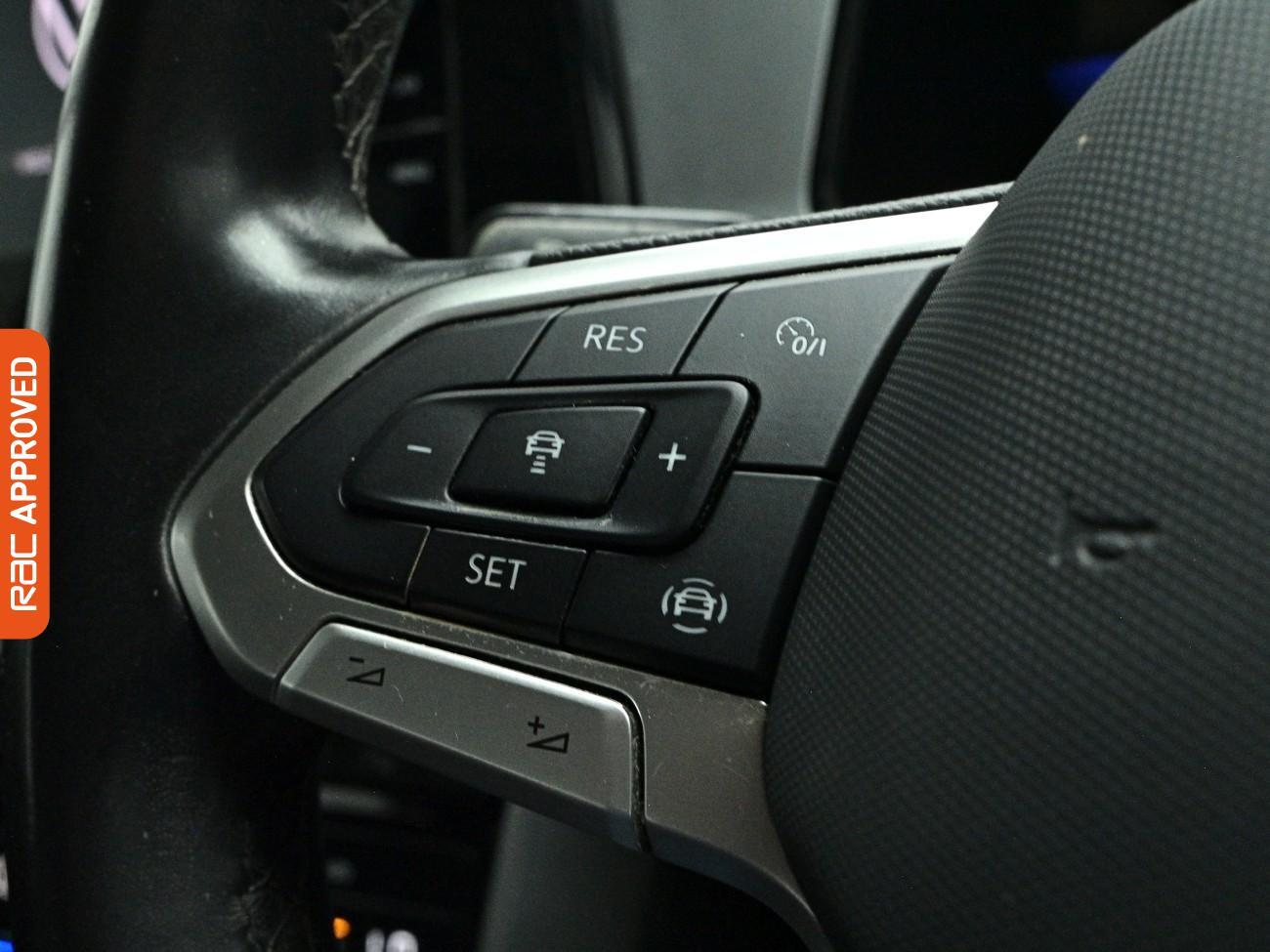 Volkswagen T-Roc view 19