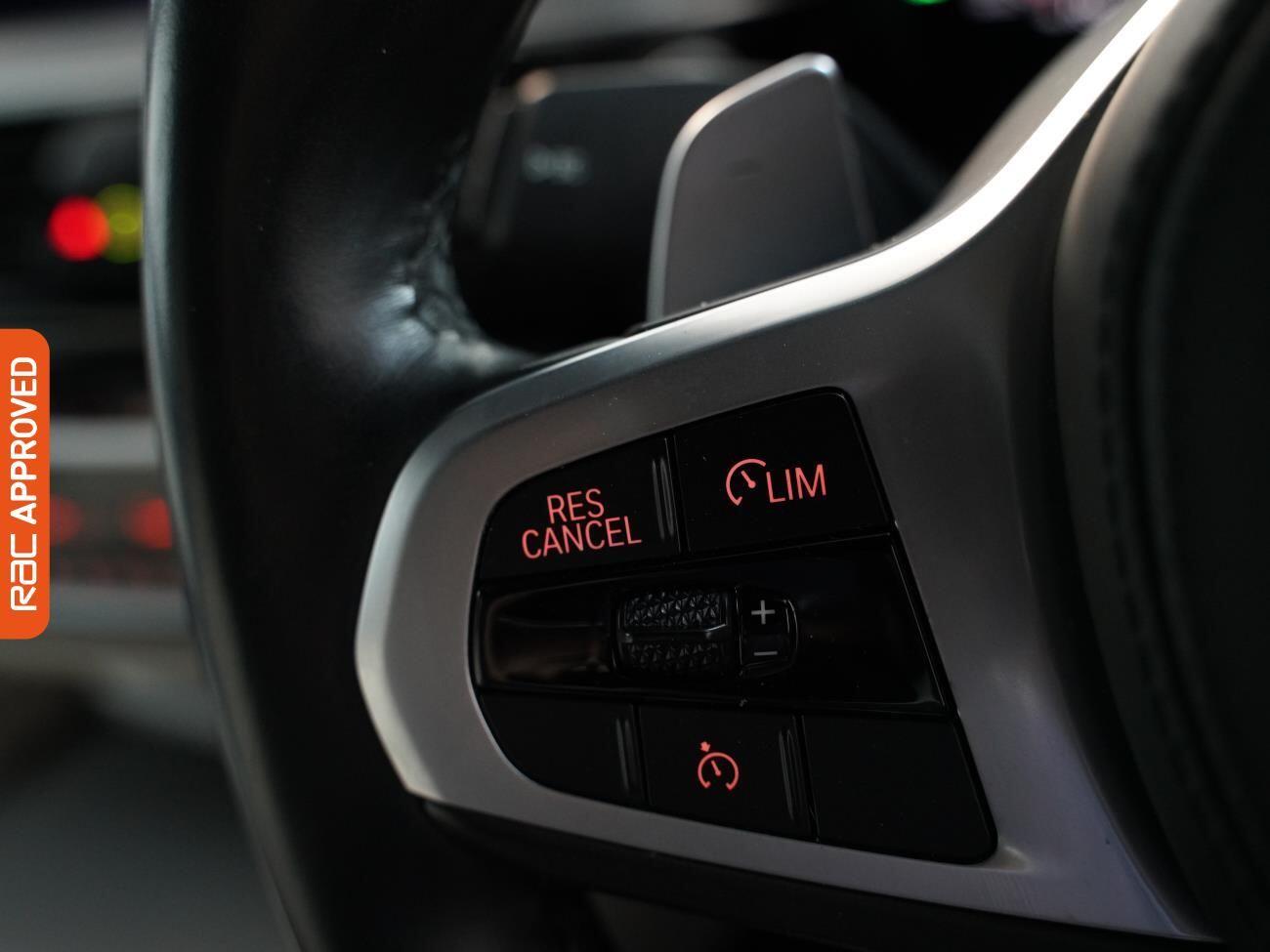 BMW 5 Series view 23
