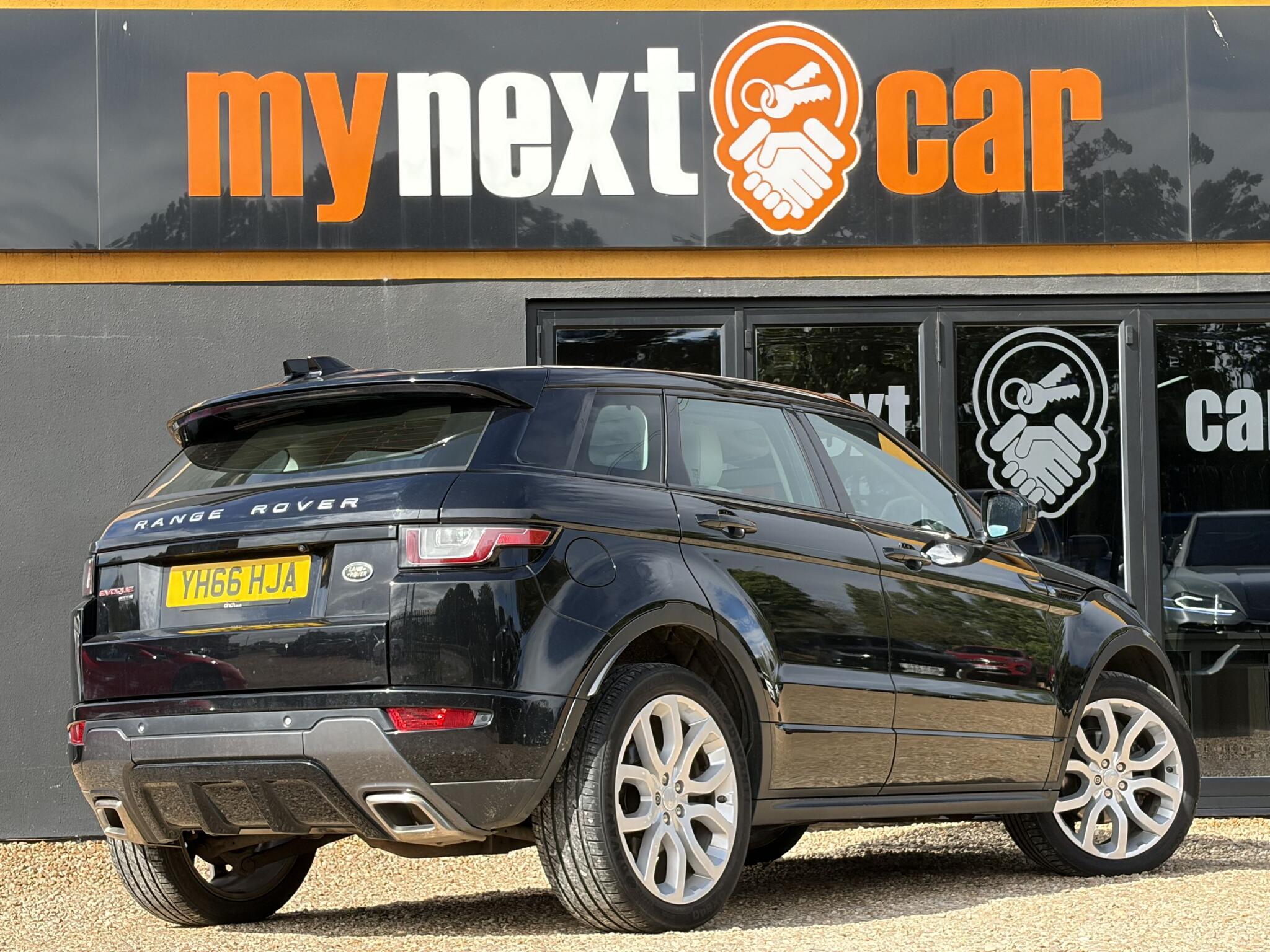 Land Rover Range Rover Evoque view 9