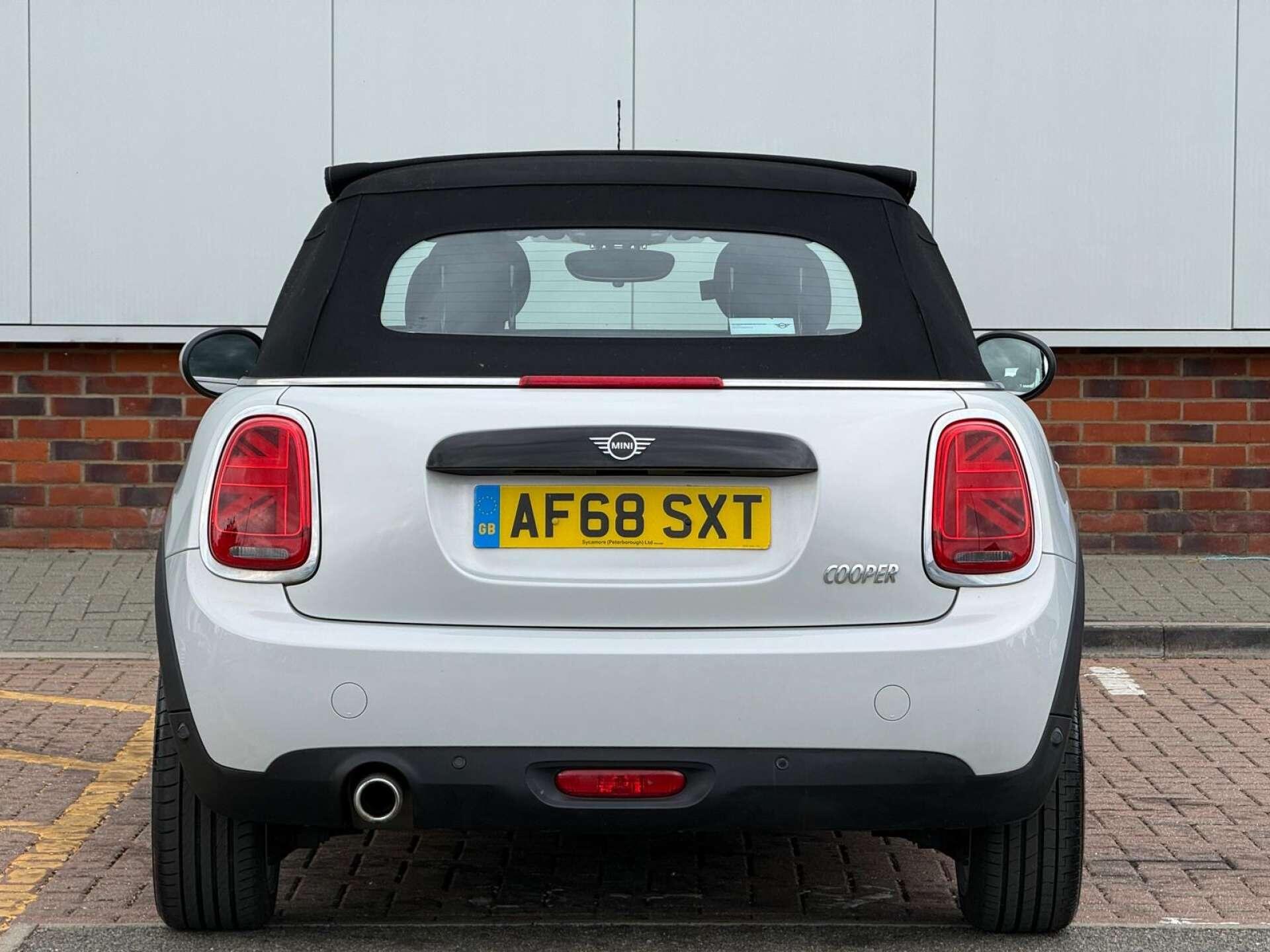 Mini Convertible view 8