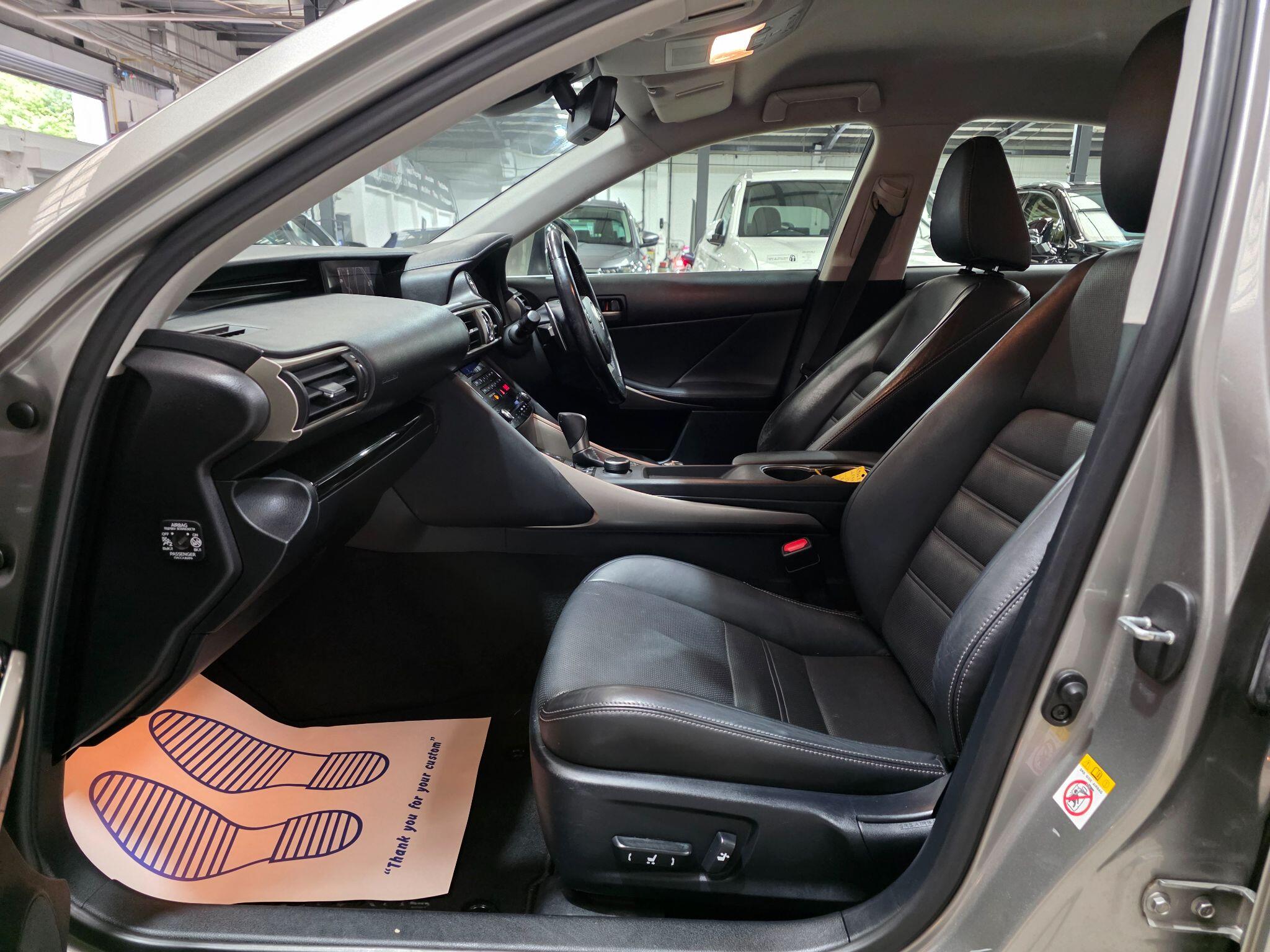 Lexus Is view 24