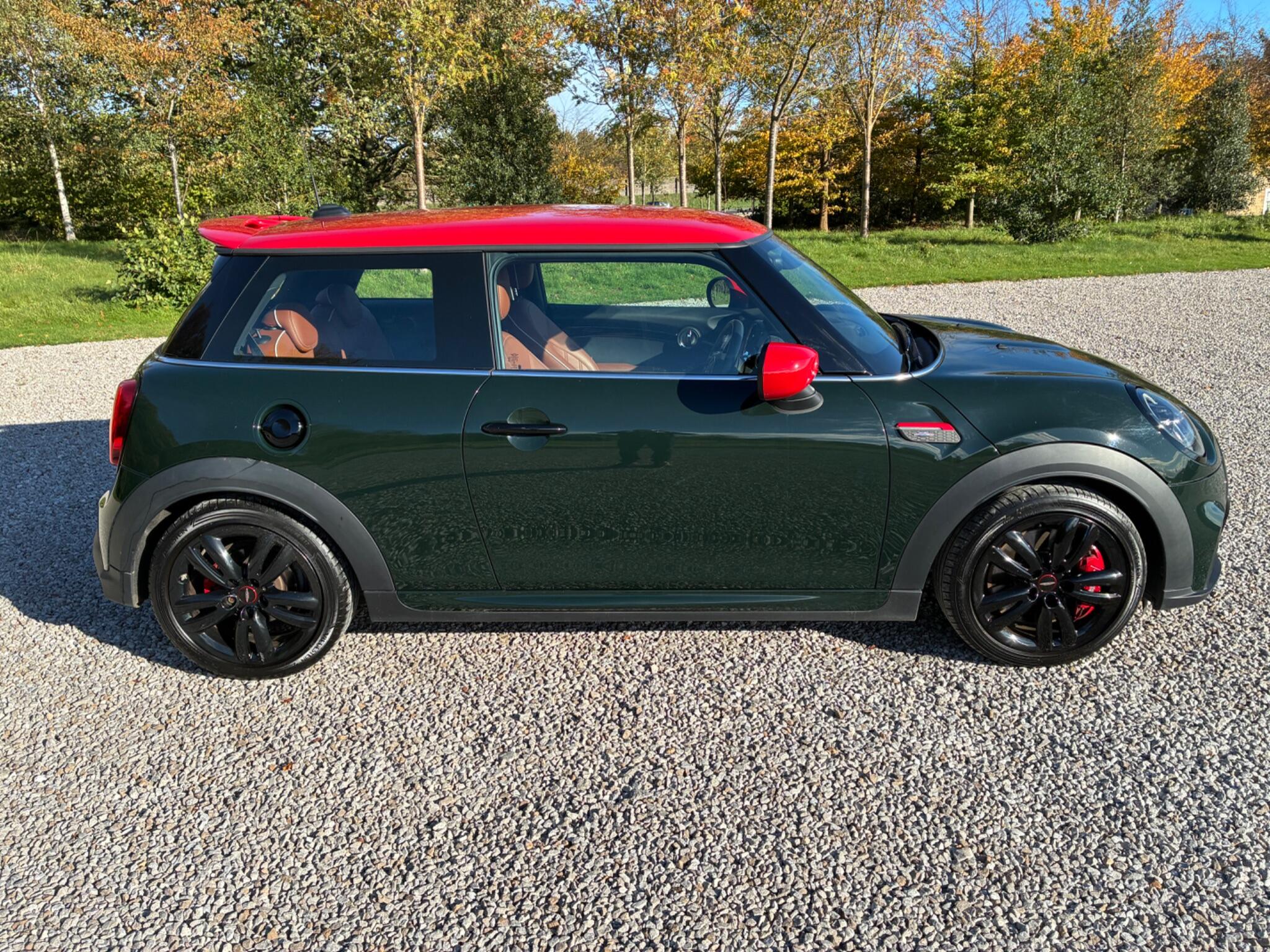 Mini Hatch view 7