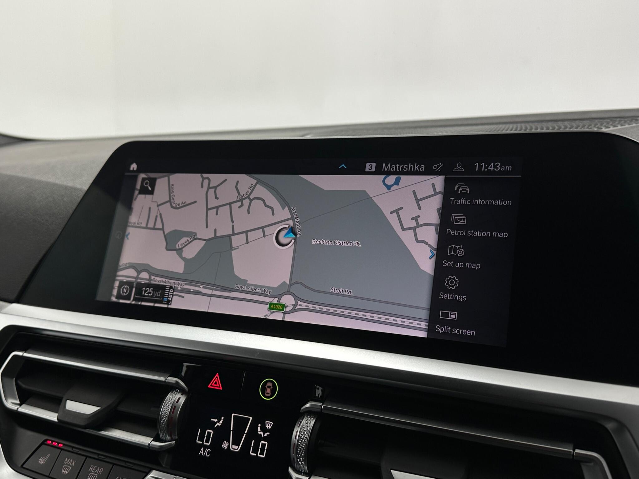 BMW 3 Series view 22