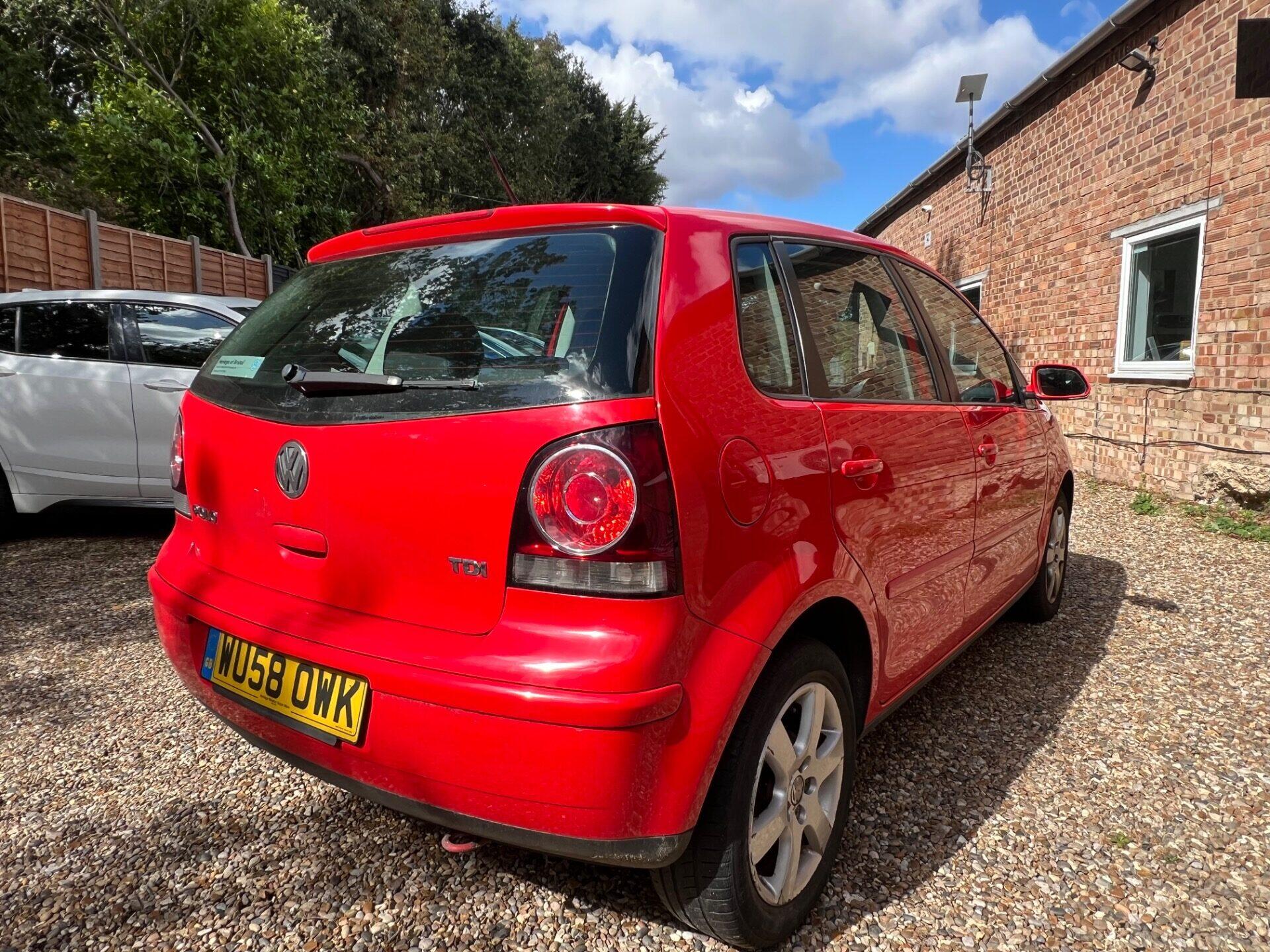 Volkswagen Polo view 4