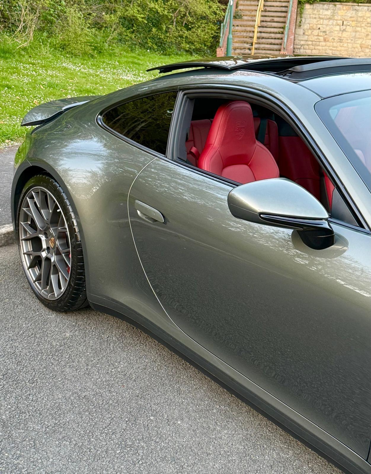 Porsche 911 view 85