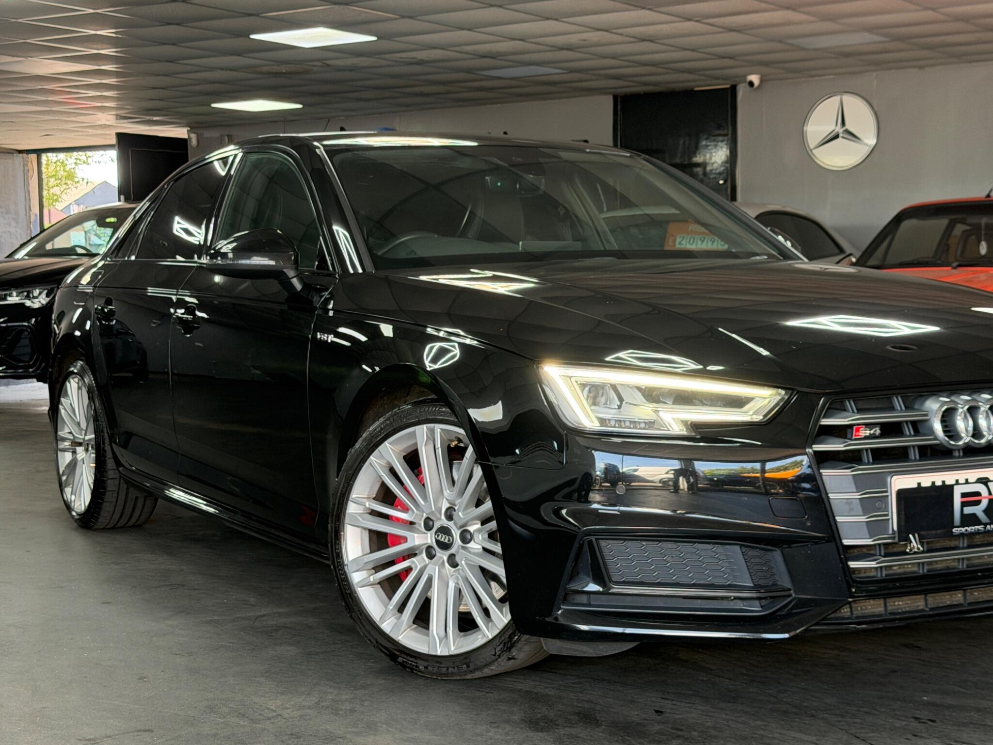 Audi S4 view 3