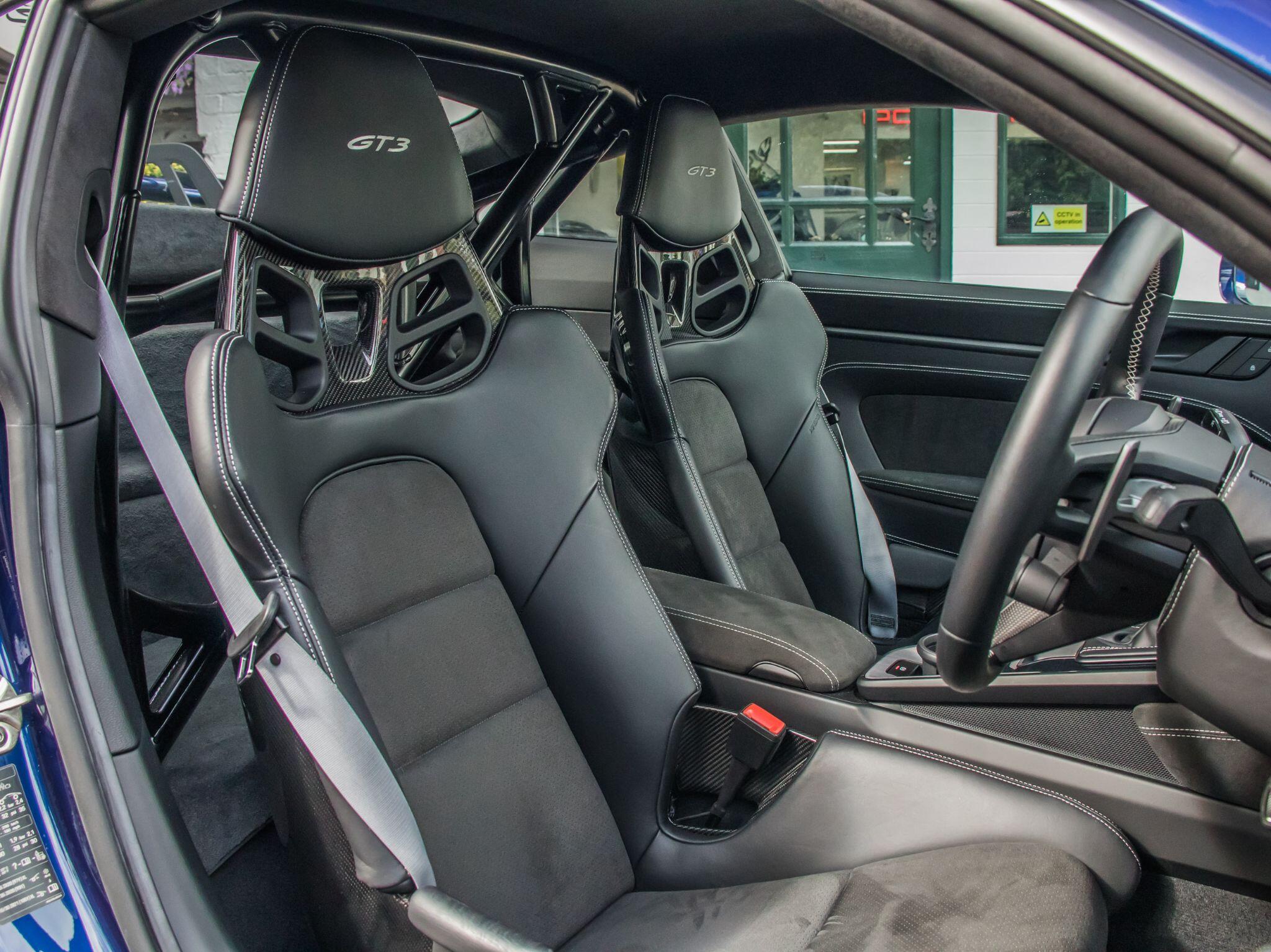 Porsche 911 view 17