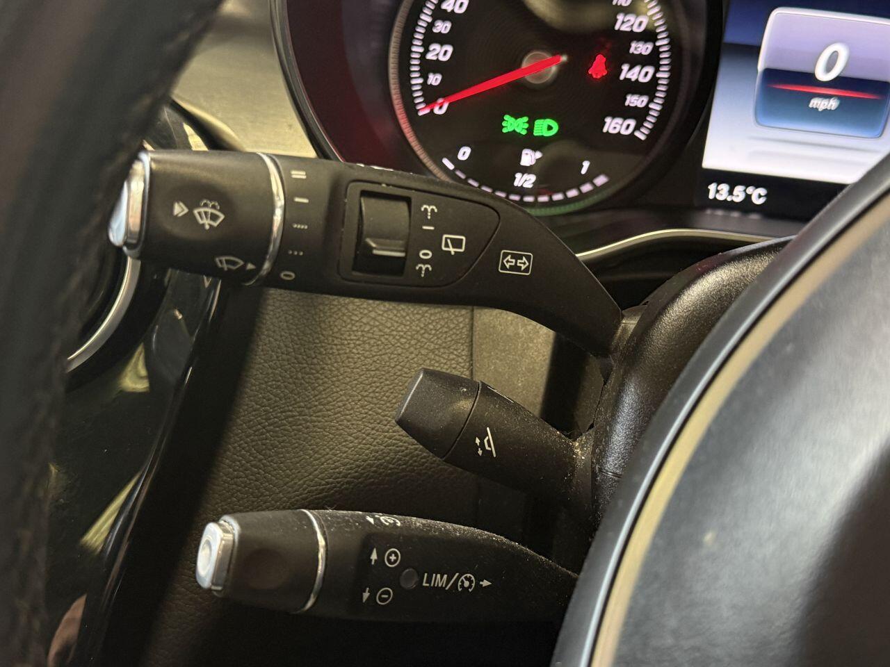 Mercedes-Benz C-Class view 40