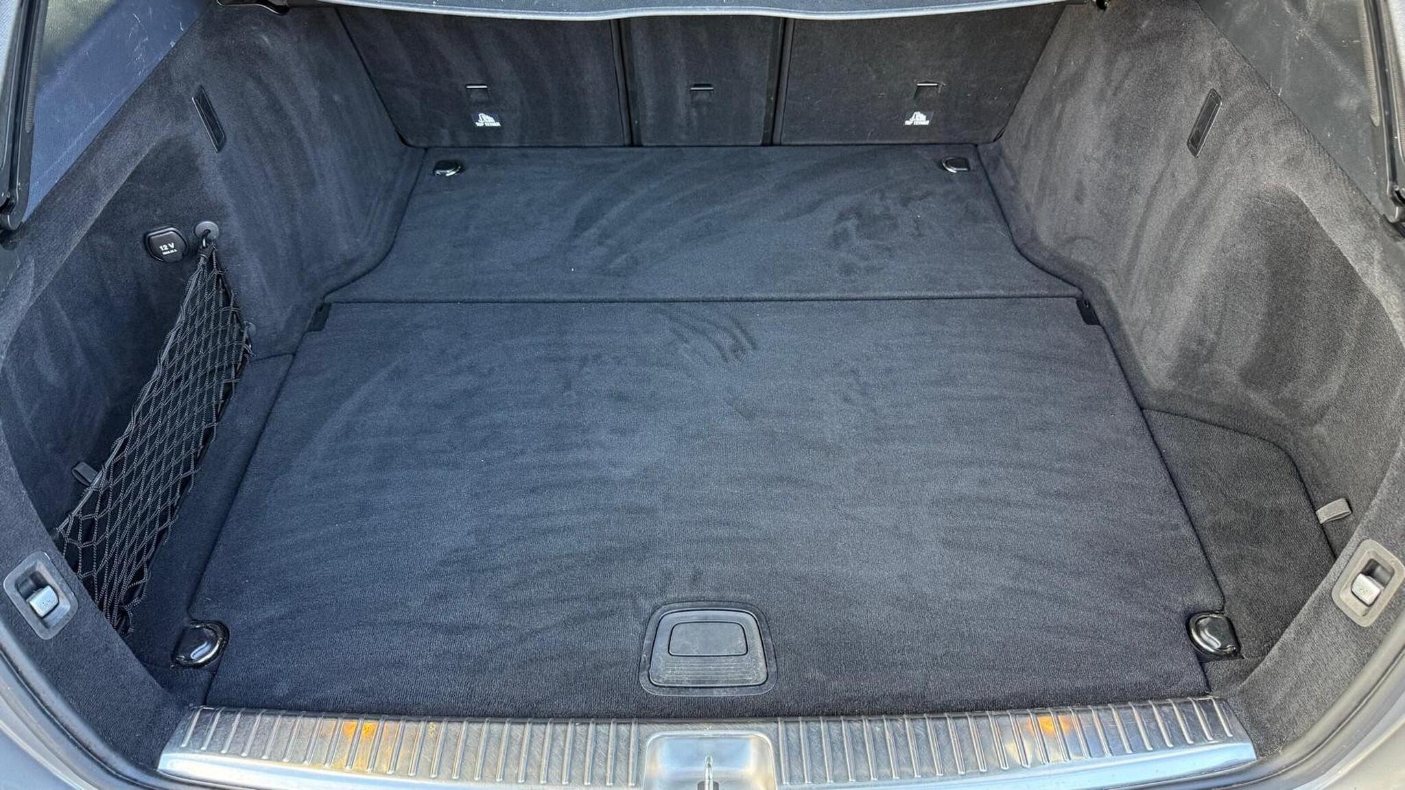 Mercedes-Benz C-Class view 9