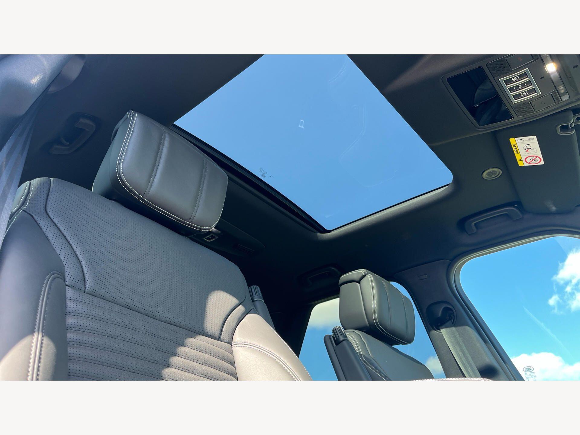 Land Rover Discovery view 24