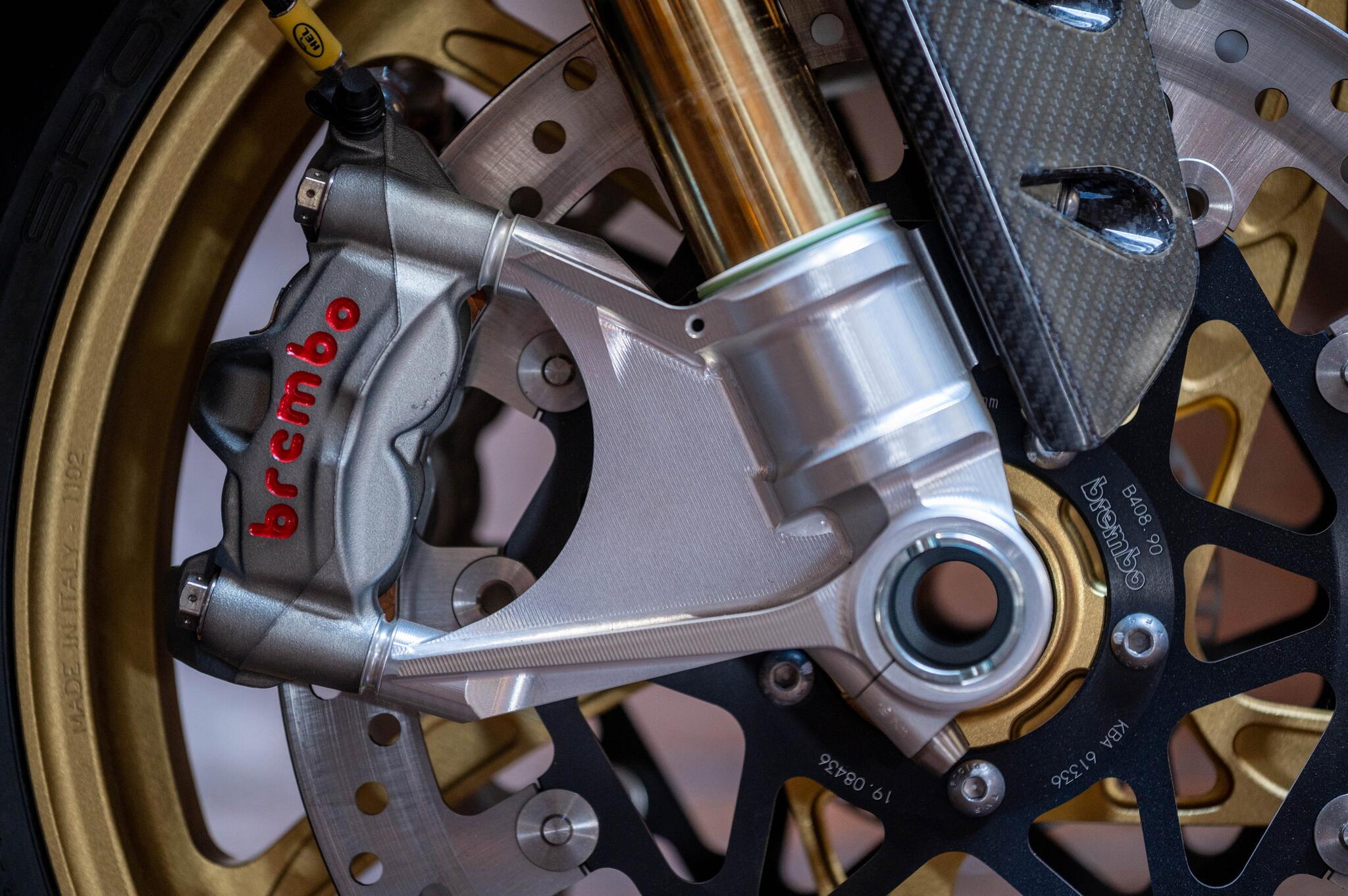 Norton V4 CR view 12