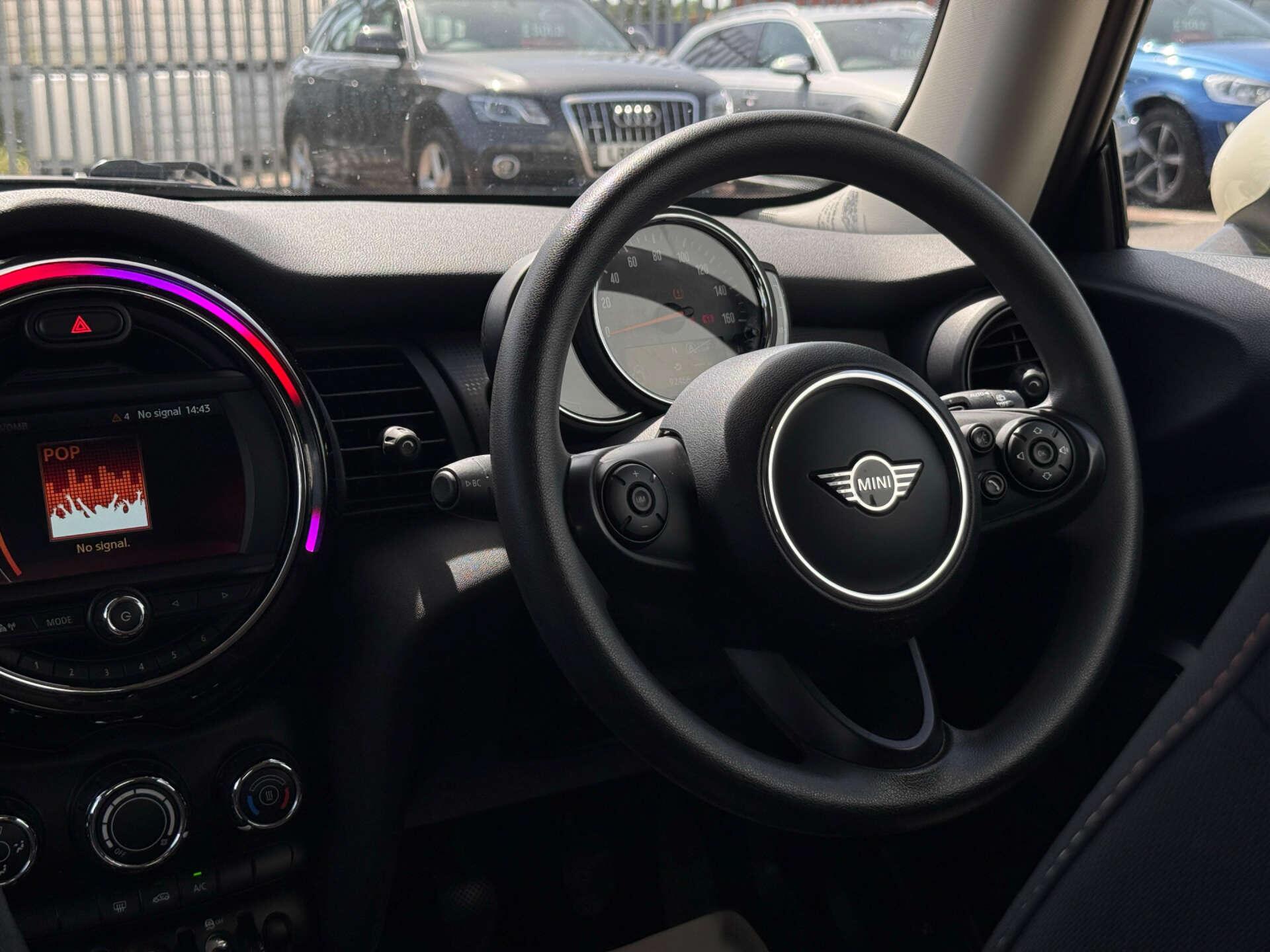 Mini Cooper view 36