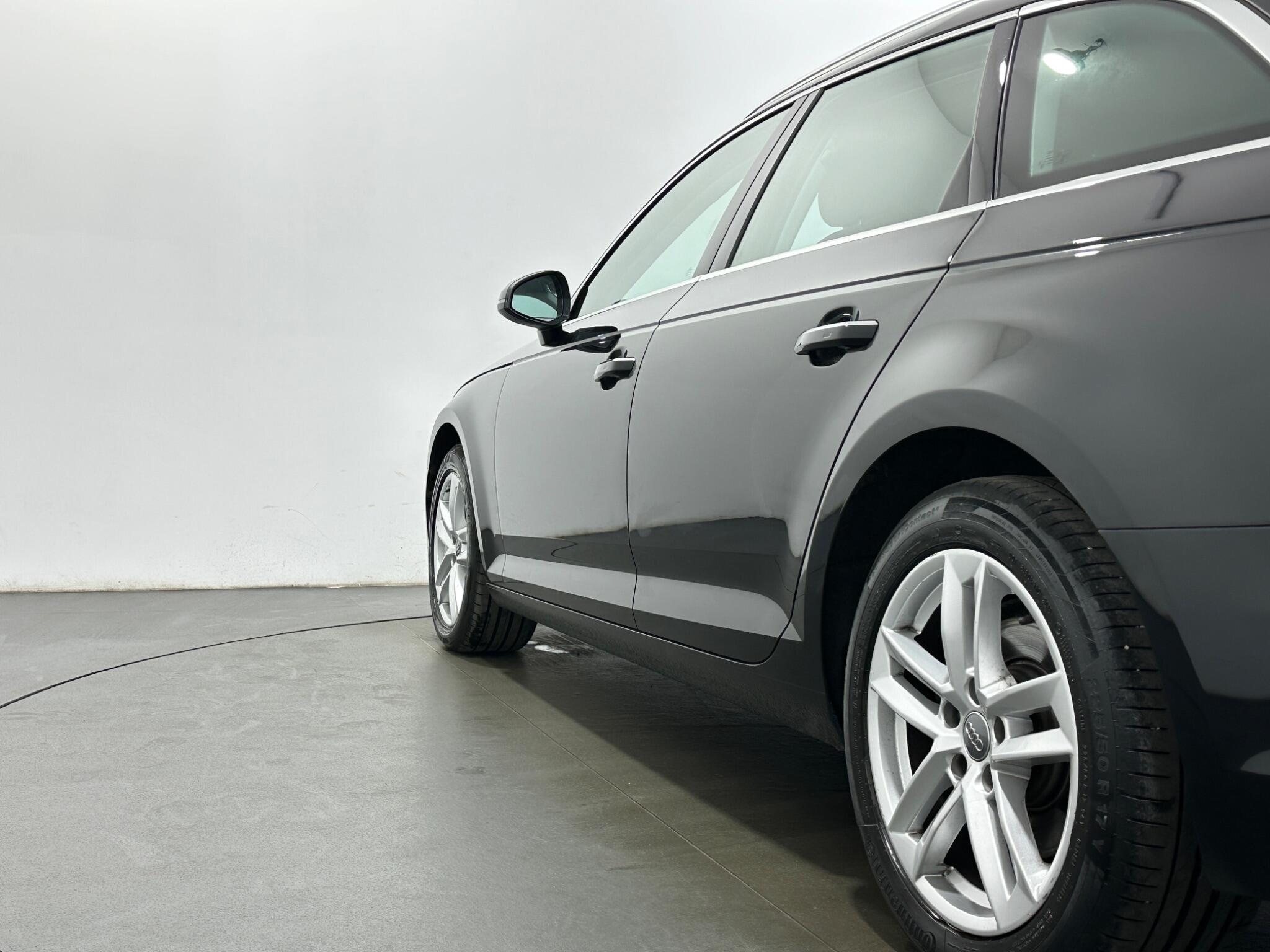 Audi A4 view 48