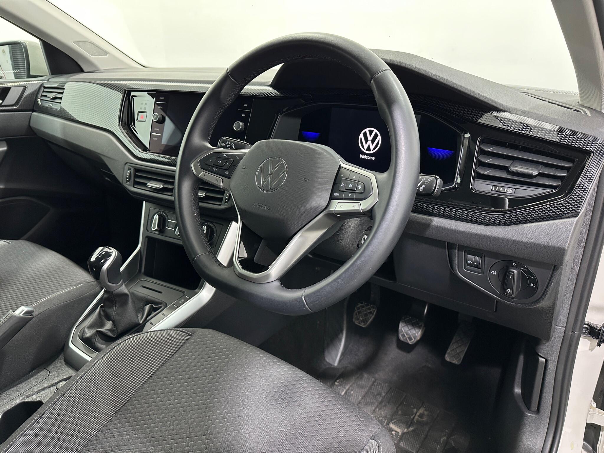Volkswagen Polo view 11