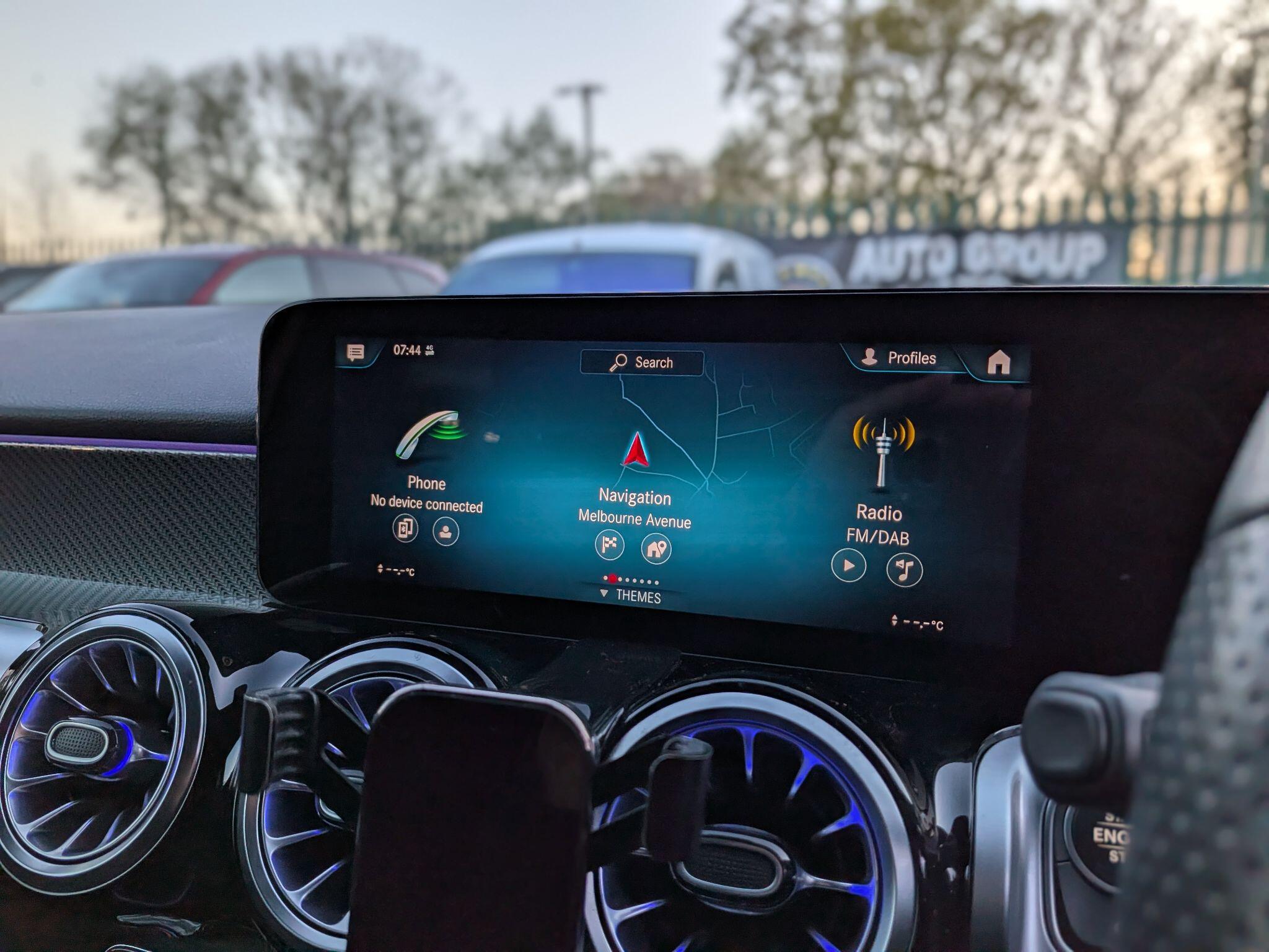 Mercedes-Benz GLB view 51
